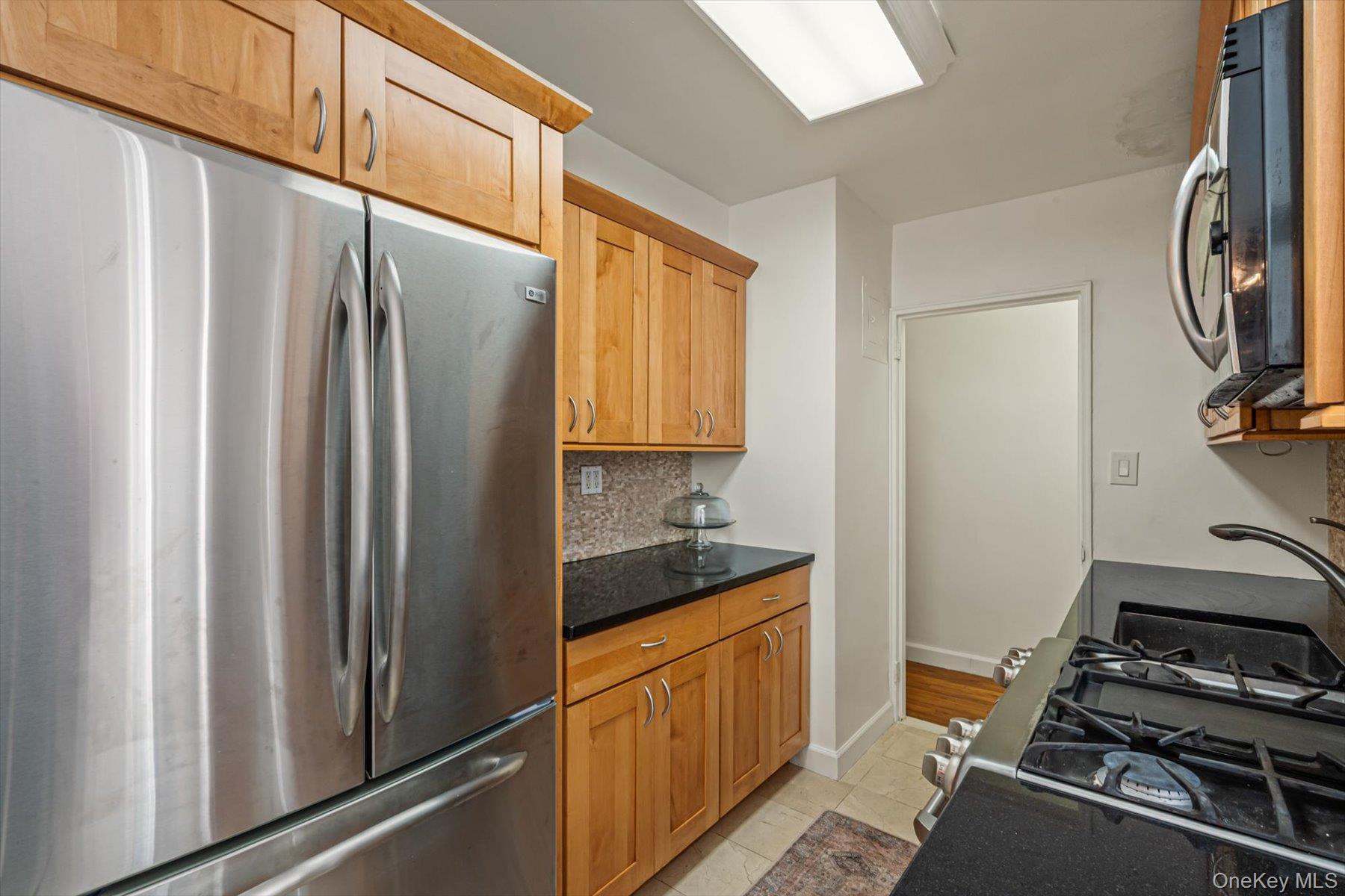 #11 photo, 72-10 112th Street, Forest Hills , NY 11375