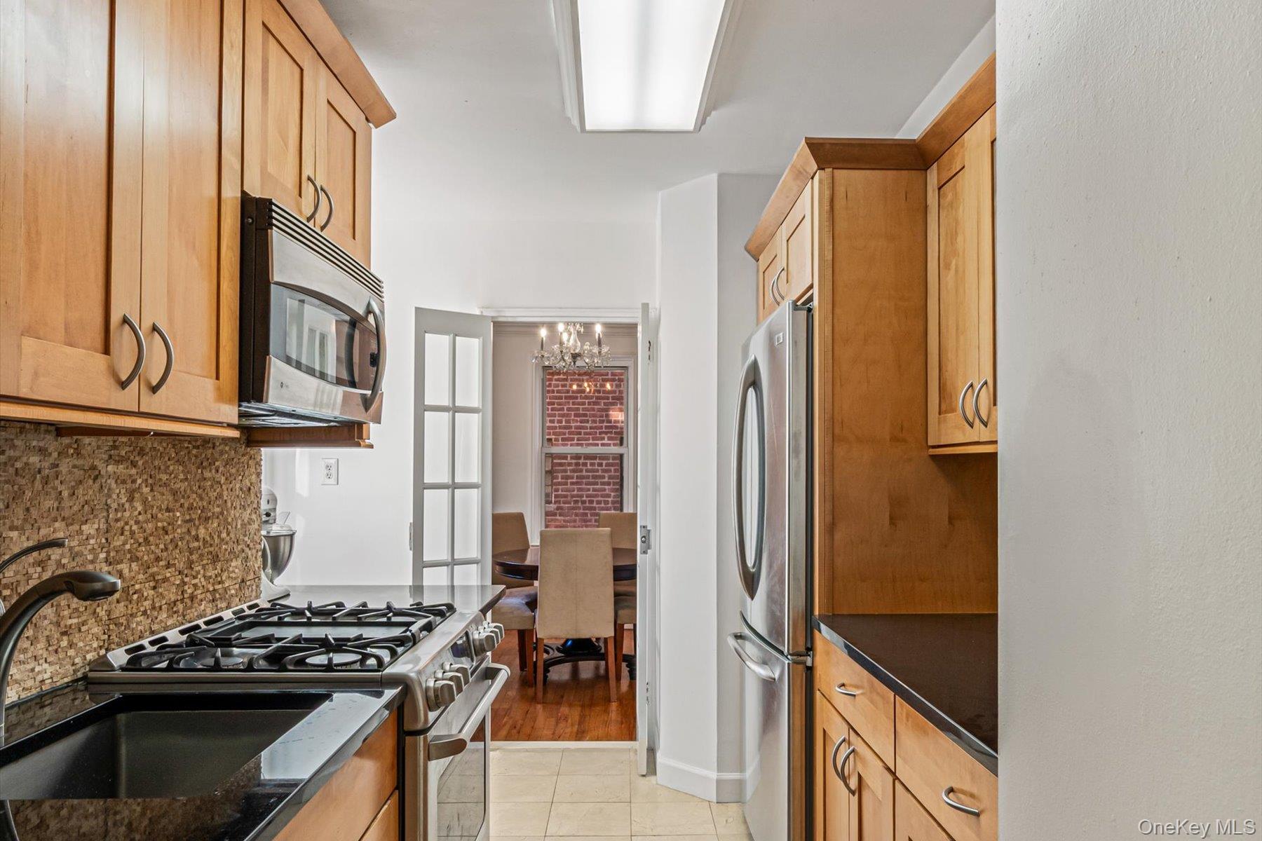 #15 photo, 72-10 112th Street, Forest Hills , NY 11375