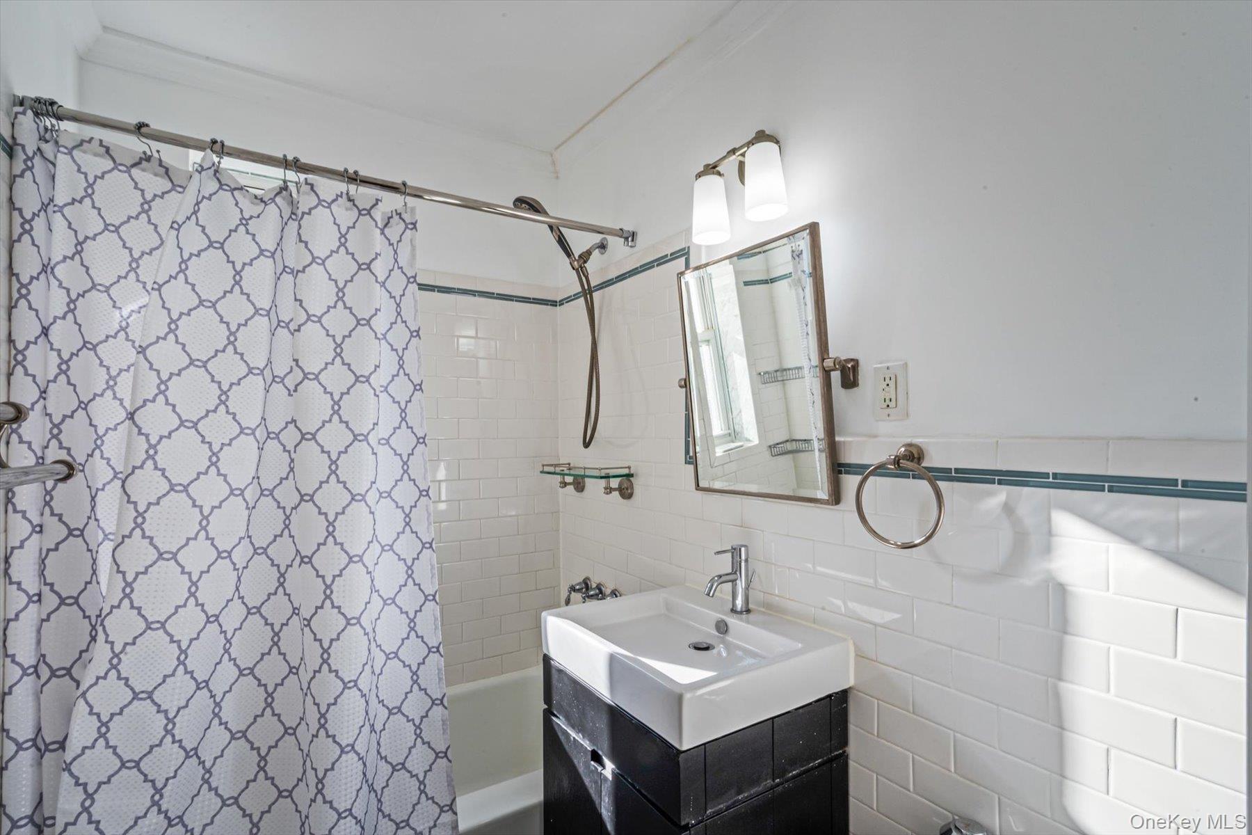 #17 photo, 72-10 112th Street, Forest Hills , NY 11375