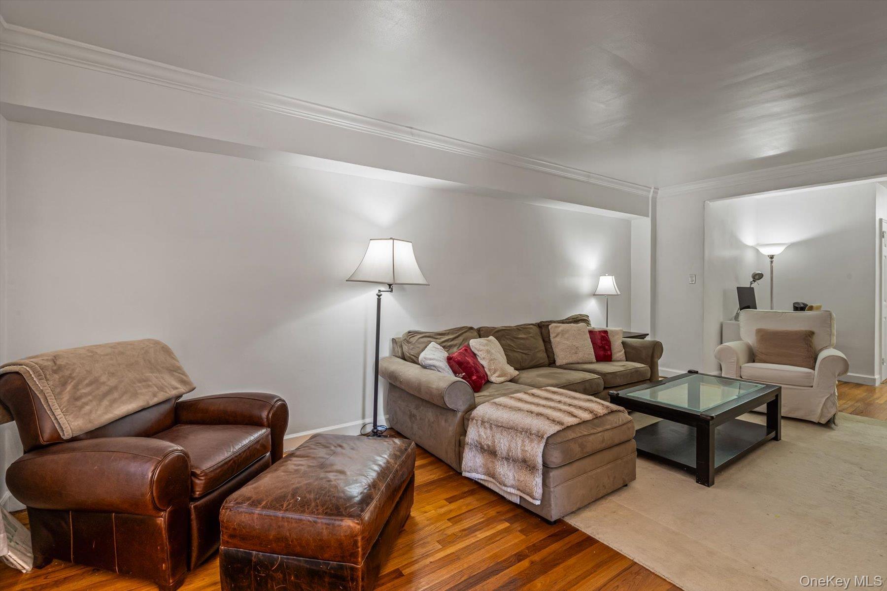 #6 photo, 72-10 112th Street, Forest Hills , NY 11375