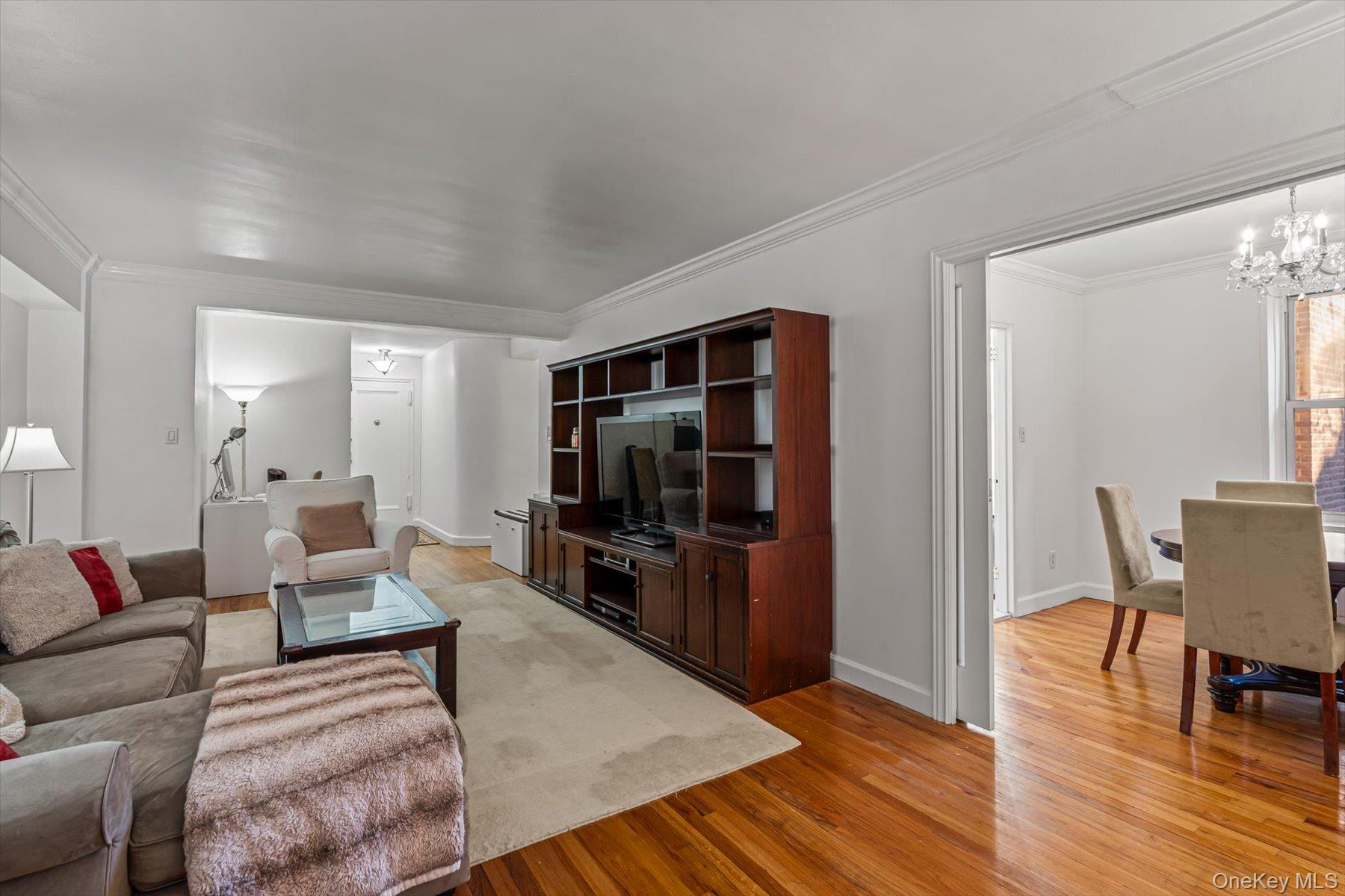 #7 photo, 72-10 112th Street, Forest Hills , NY 11375