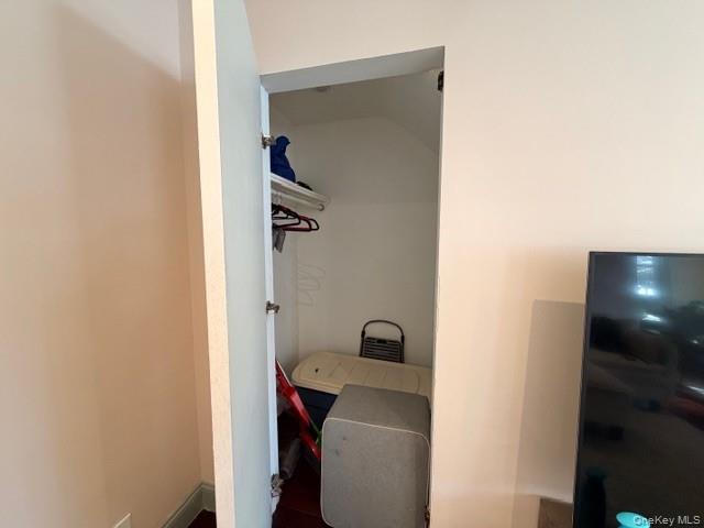 #11 photo, 224-39 Kingsbury ave Kingsbury ave, Bayside , NY 11364