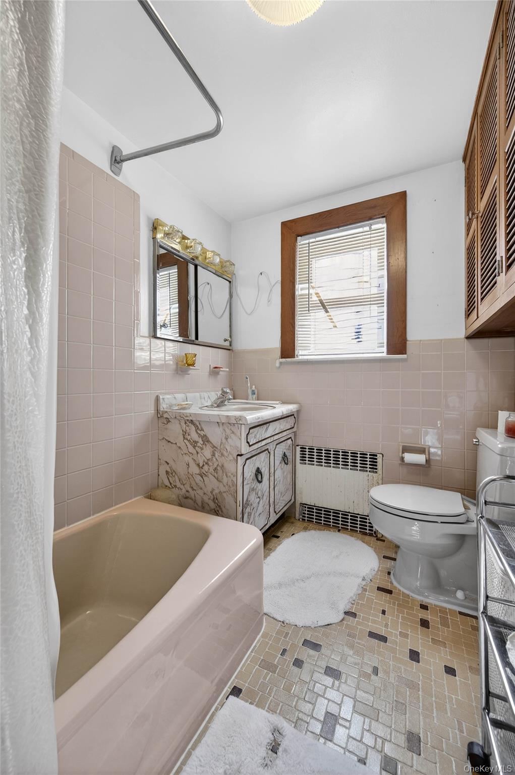 #19 photo, 12 South Street, Great Neck , NY 11023