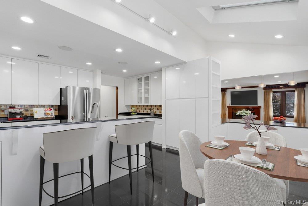 #5 photo, 43 Hunt Drive, Нассау ‖ Jericho , NY 11753