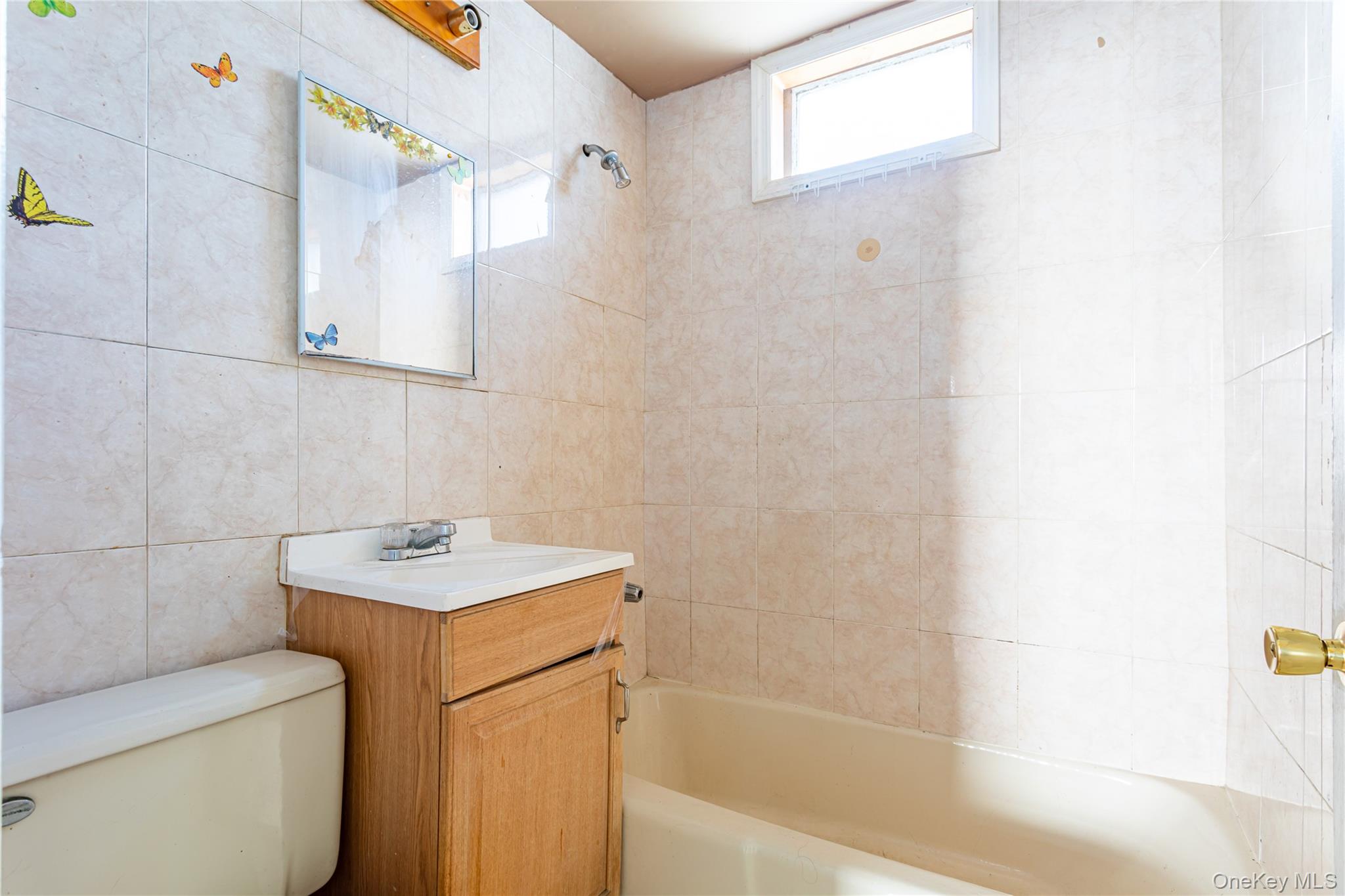 #11 photo, 208 Myrtle Avenue, Staten Island , NY 10310