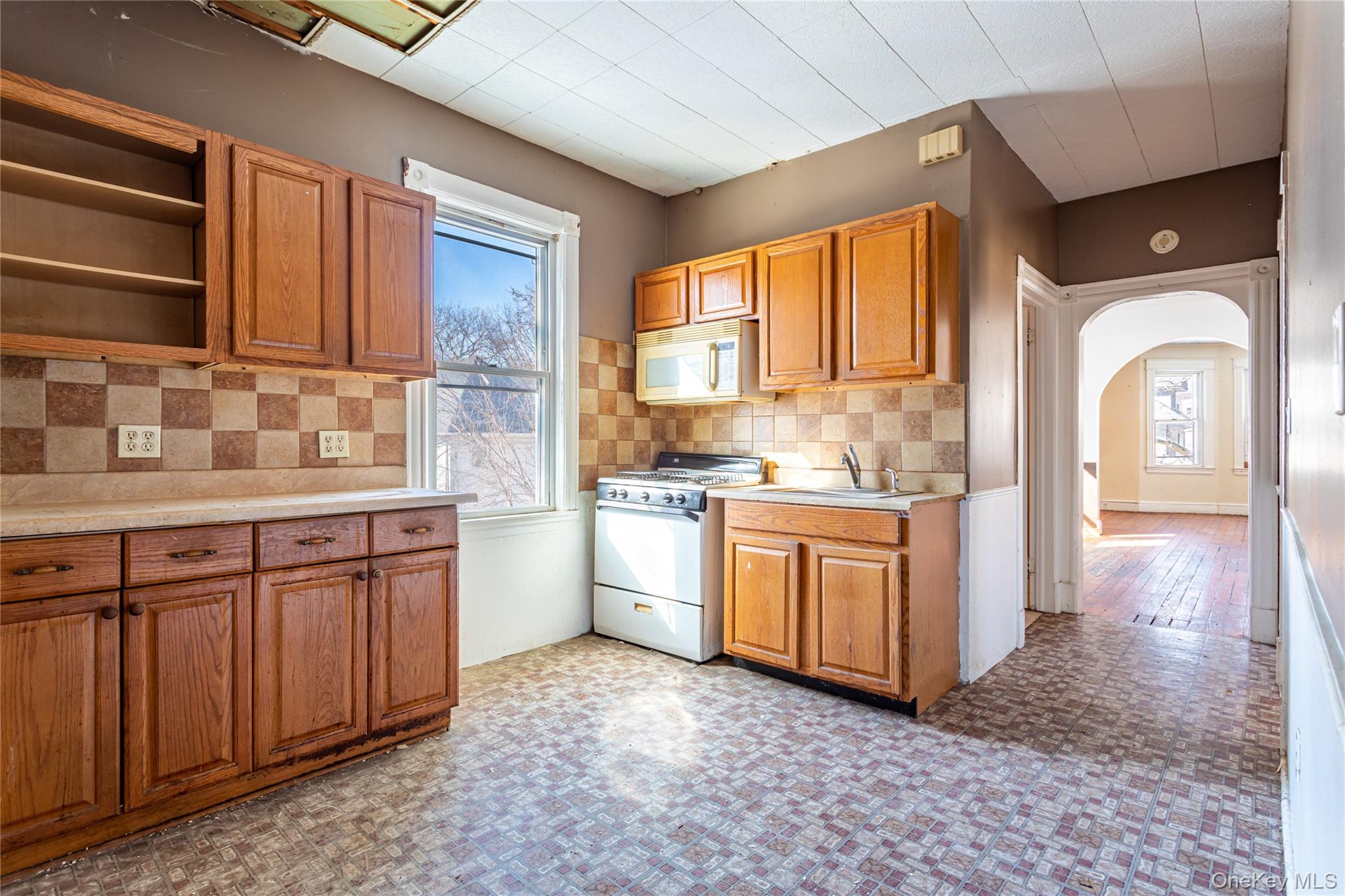 #16 photo, 208 Myrtle Avenue, Staten Island , NY 10310