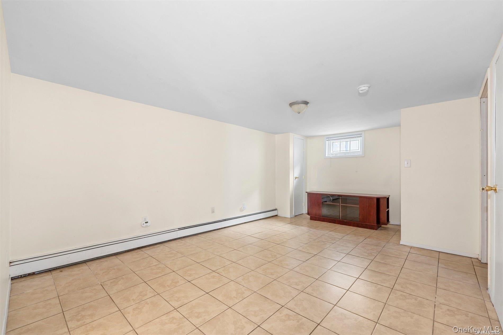 #11 photo, 4 Quaker Court, West Babylon , NY 11704