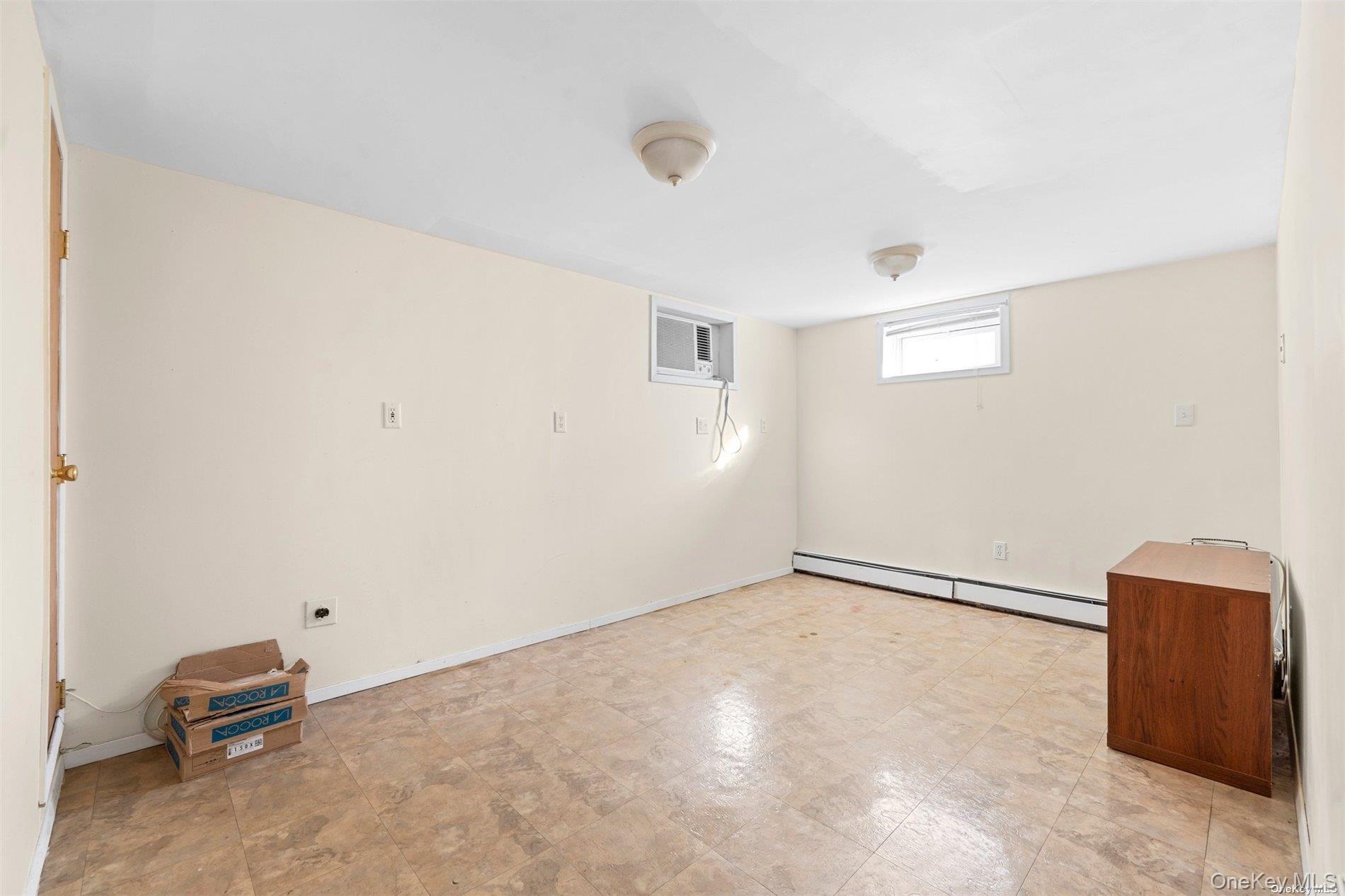 #12 photo, 4 Quaker Court, West Babylon , NY 11704