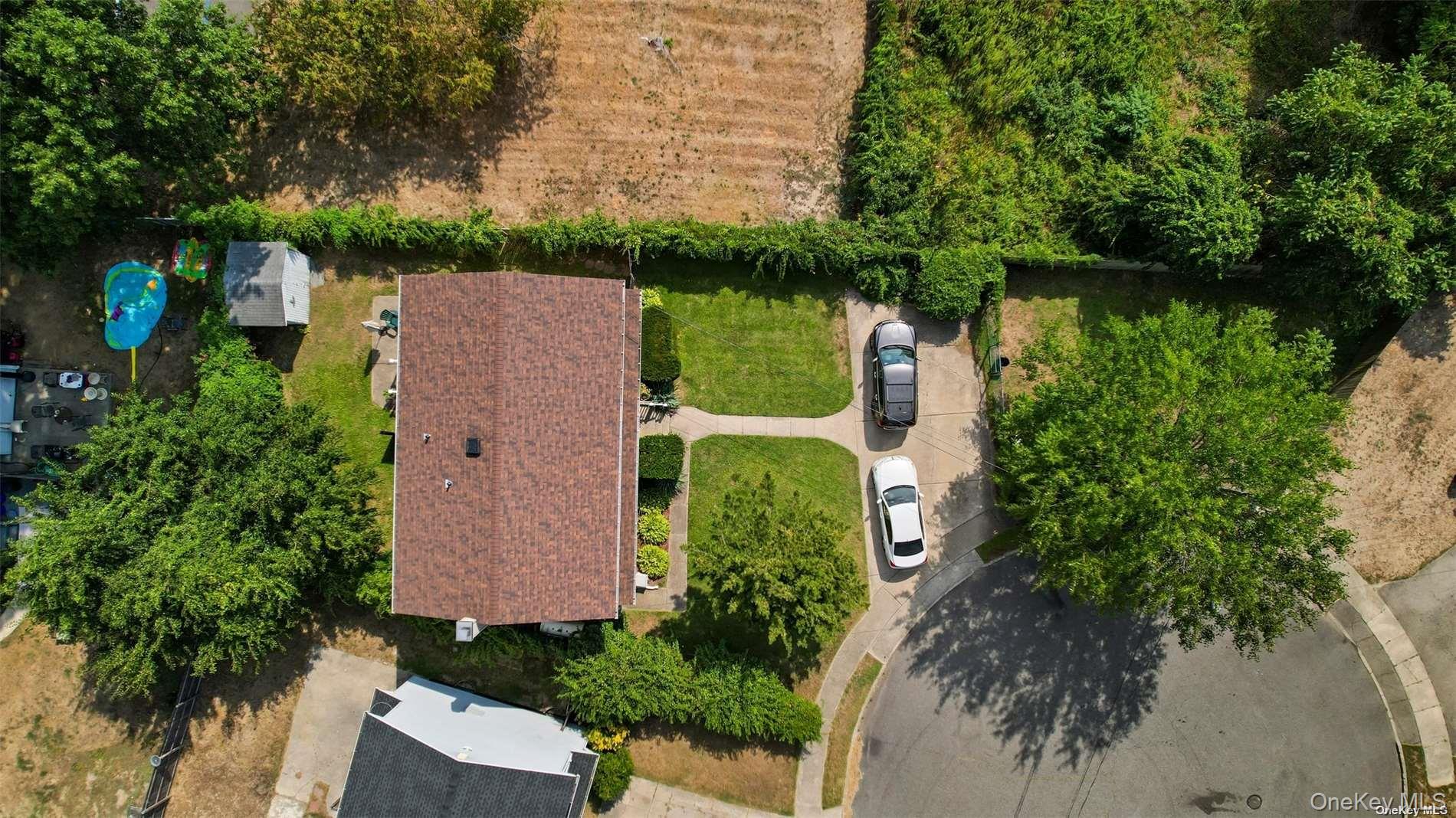 #17 photo, 4 Quaker Court, West Babylon , NY 11704