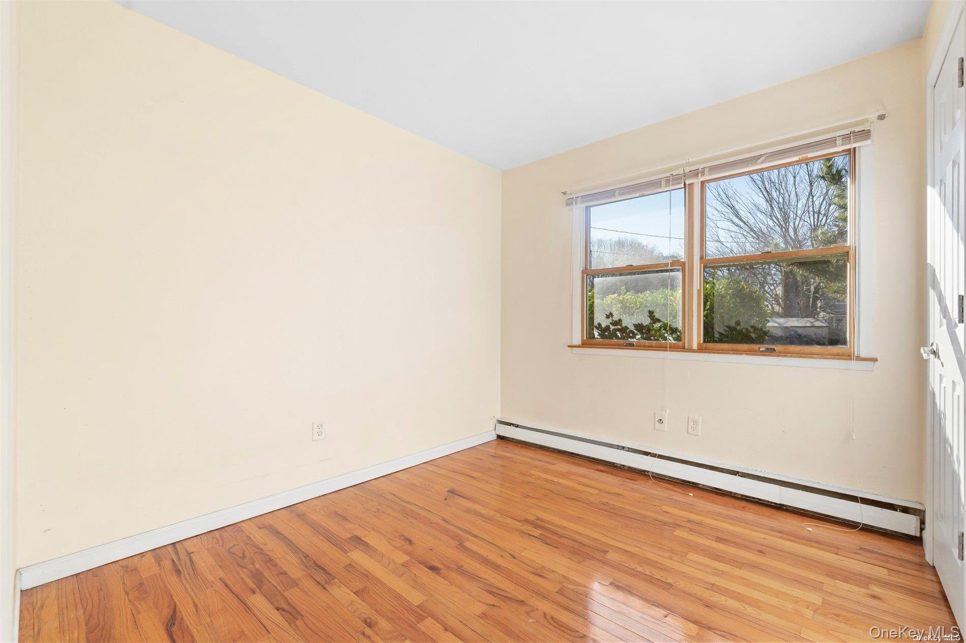 #7 photo, 4 Quaker Court, West Babylon , NY 11704