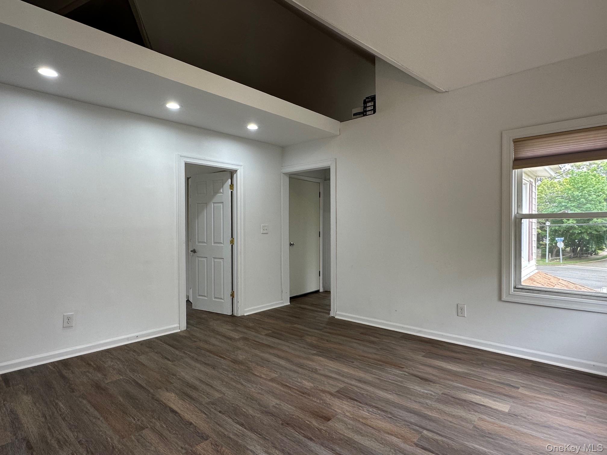 #4 photo, 959 Montauk Highway, Oakdale , NY 11769