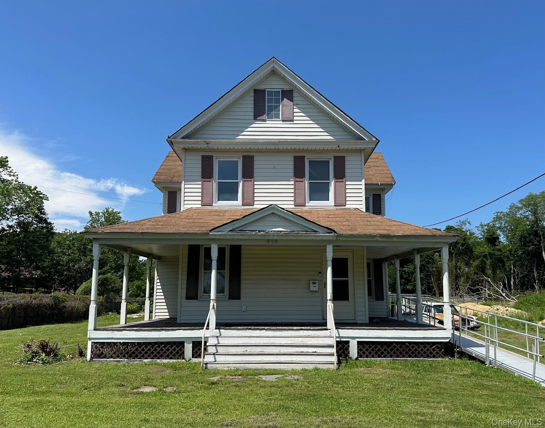 #6 photo, 959 Montauk Highway, Oakdale , NY 11769