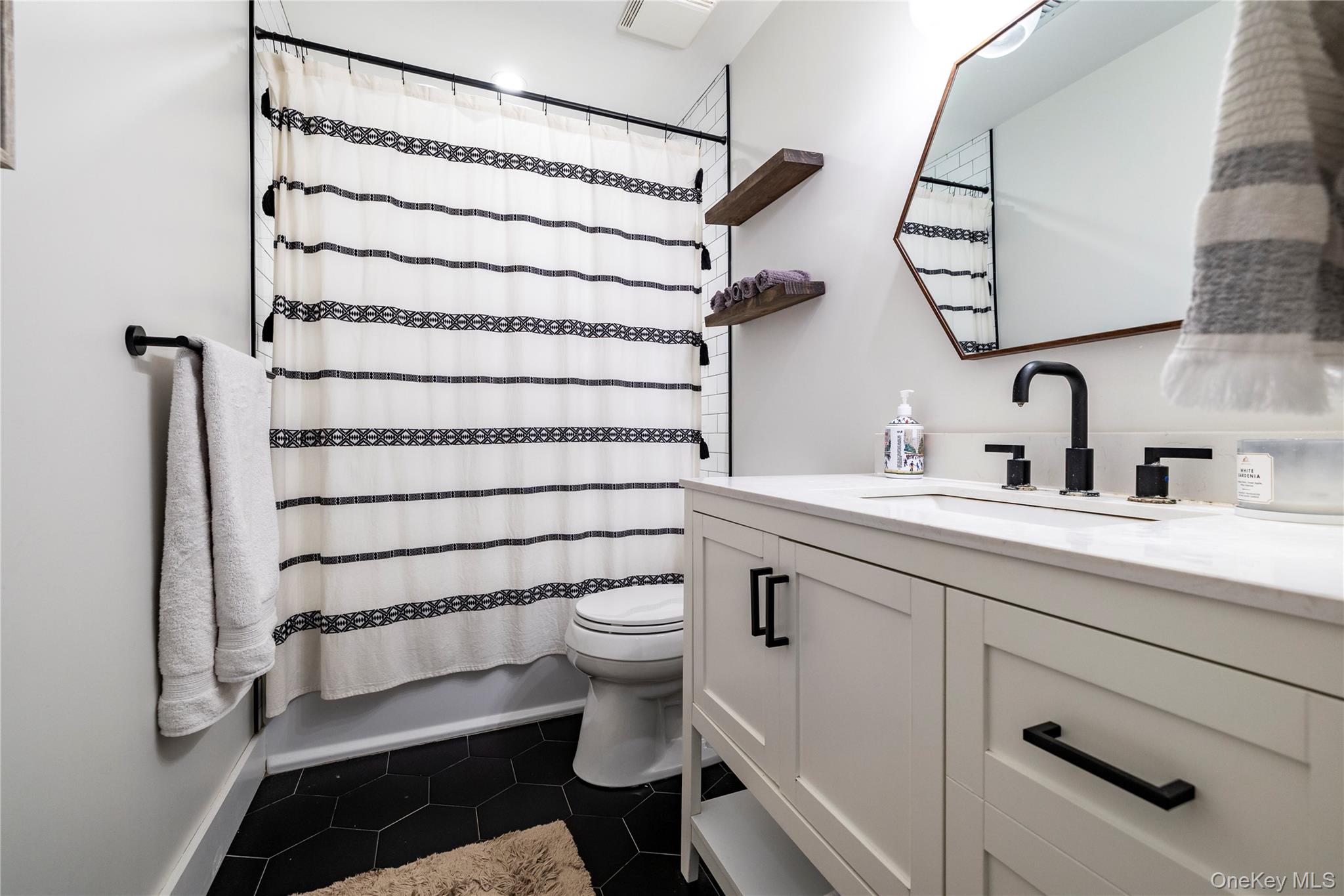 #13 photo, 523 W Broadway, Long Beach , NY 11561