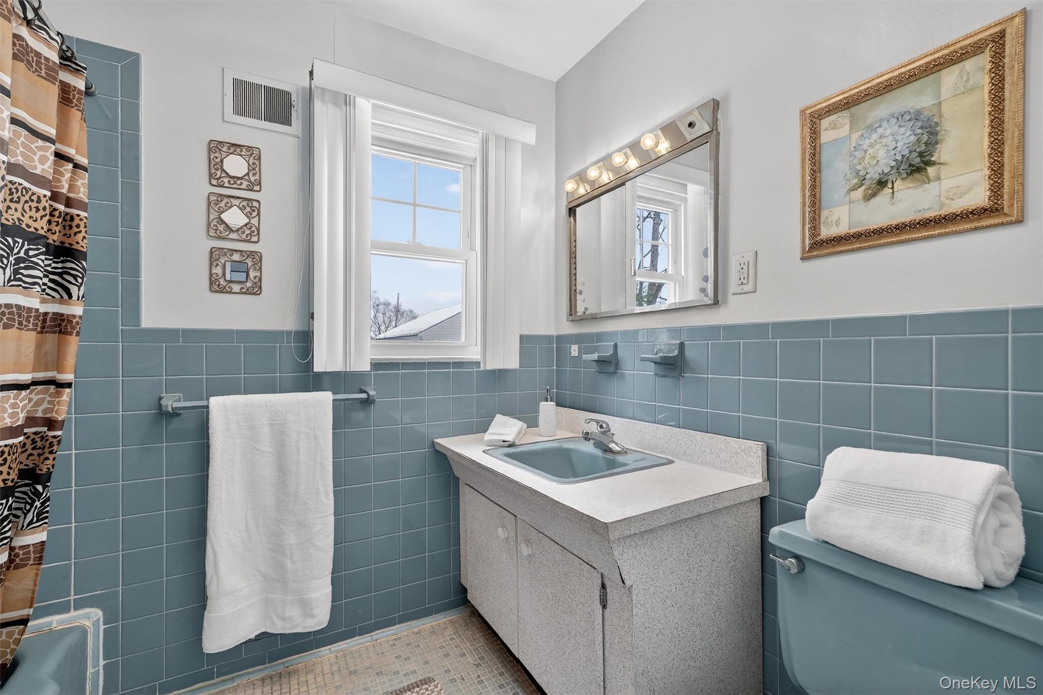 #16 photo, 40 AKA 38 Grange Avenue, Yonkers , NY 10710