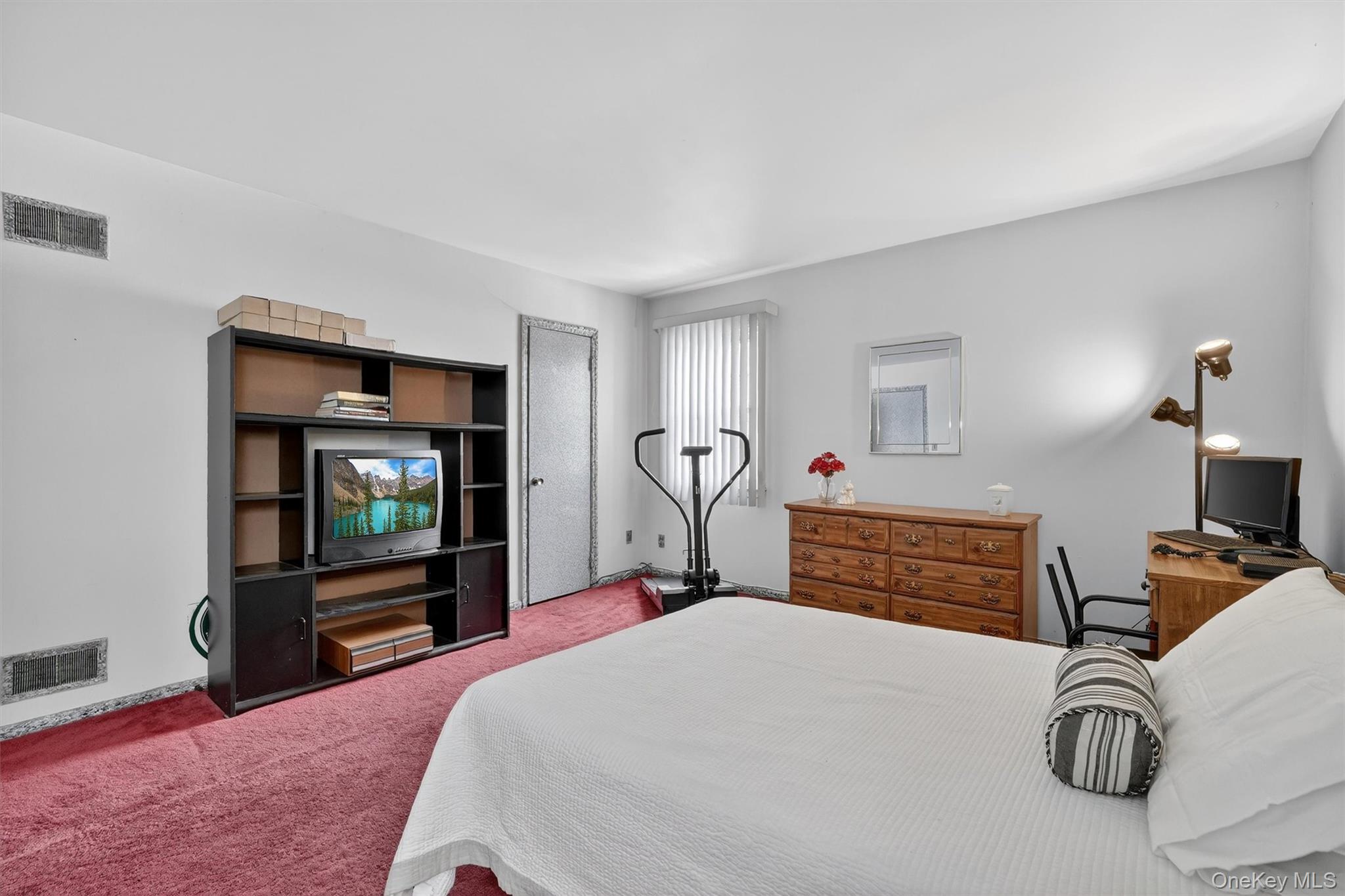 #18 photo, 40 AKA 38 Grange Avenue, Yonkers , NY 10710