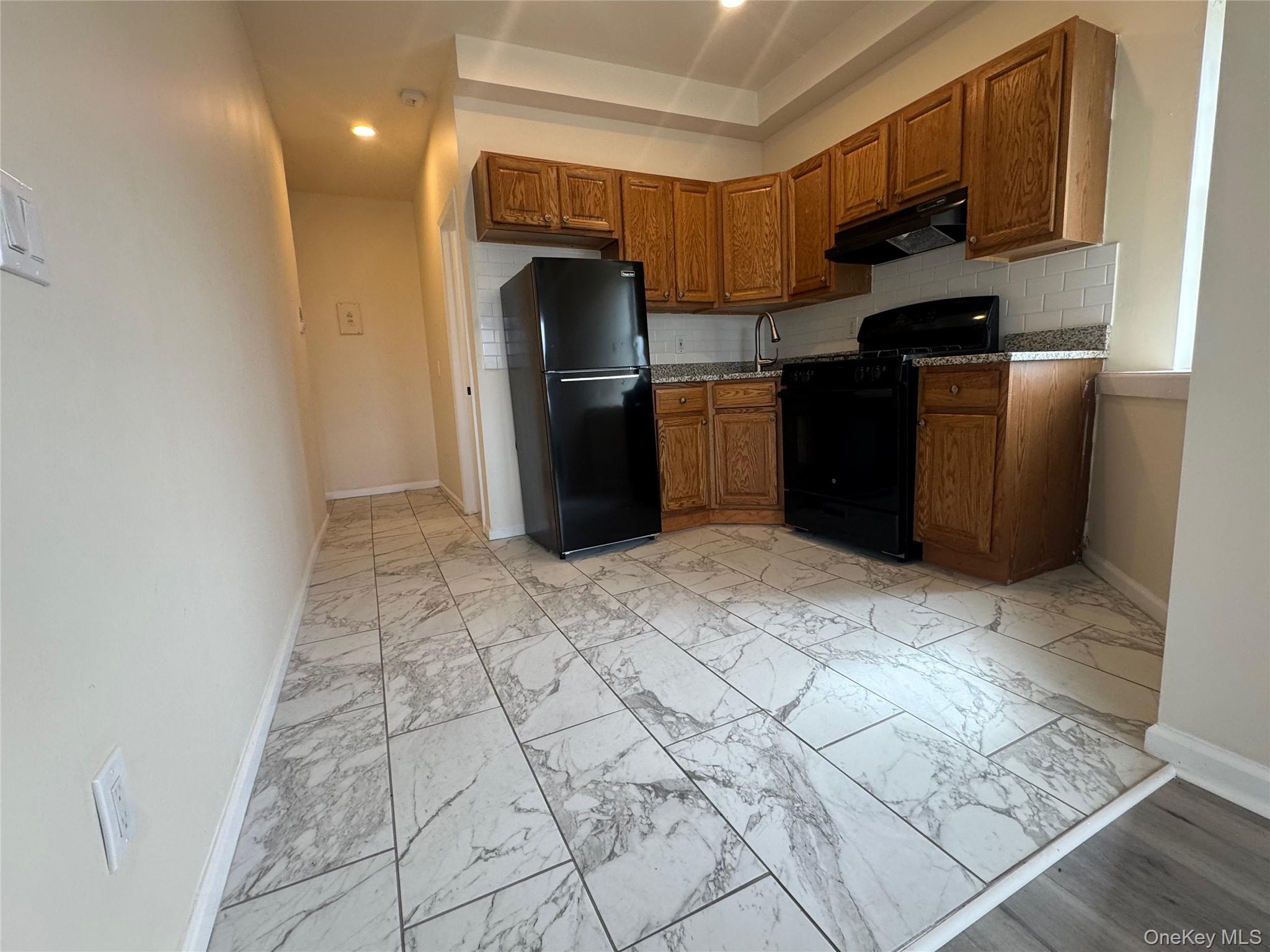 #7 photo, 284 Main Street, Beacon , NY 12508