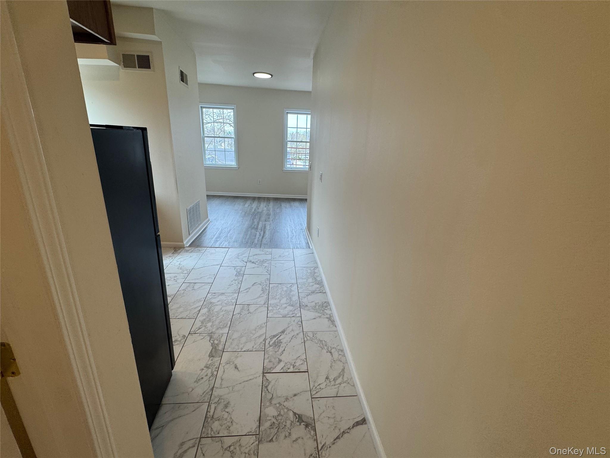 #8 photo, 284 Main Street, Beacon , NY 12508