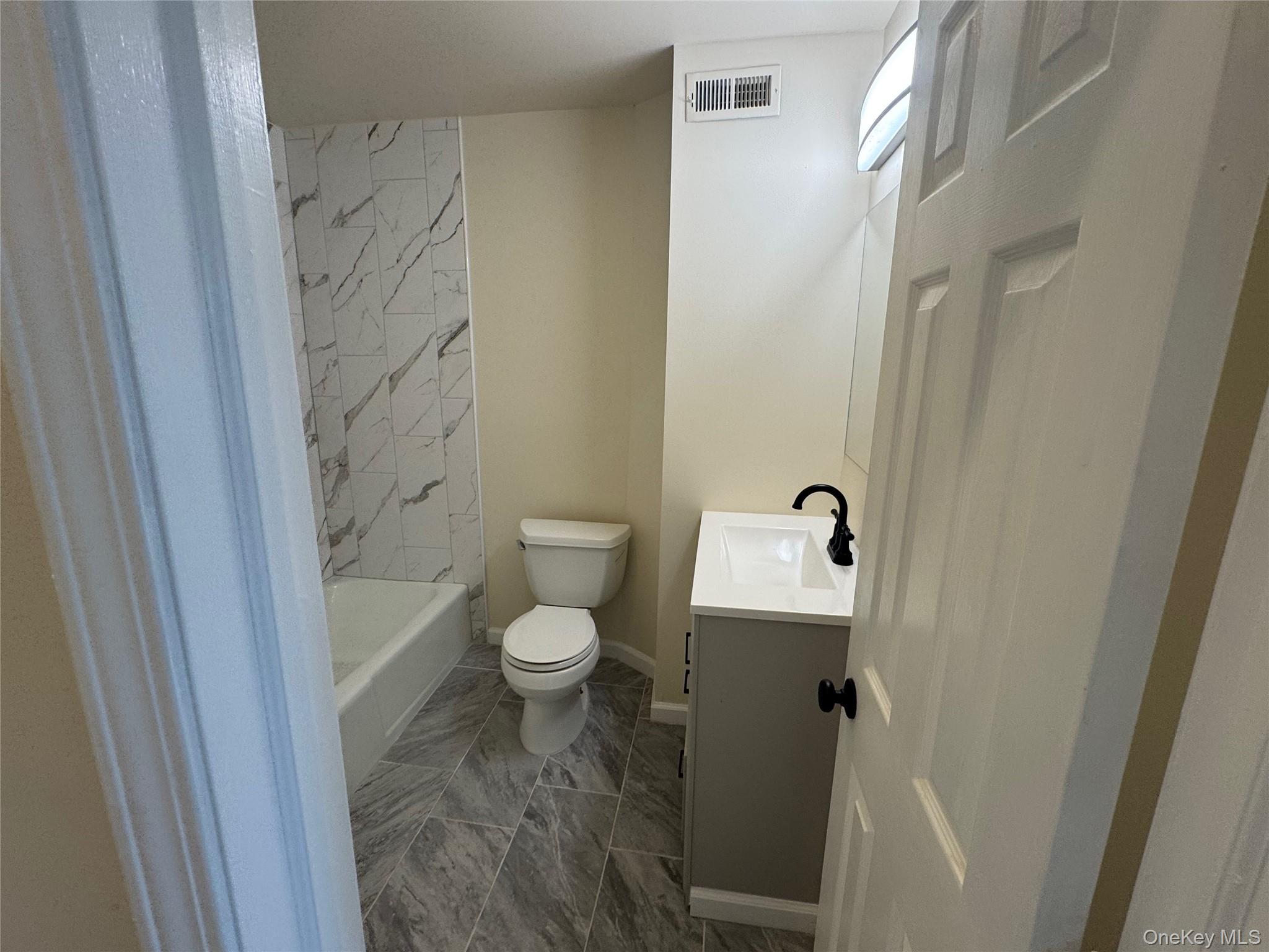 #9 photo, 284 Main Street, Beacon , NY 12508