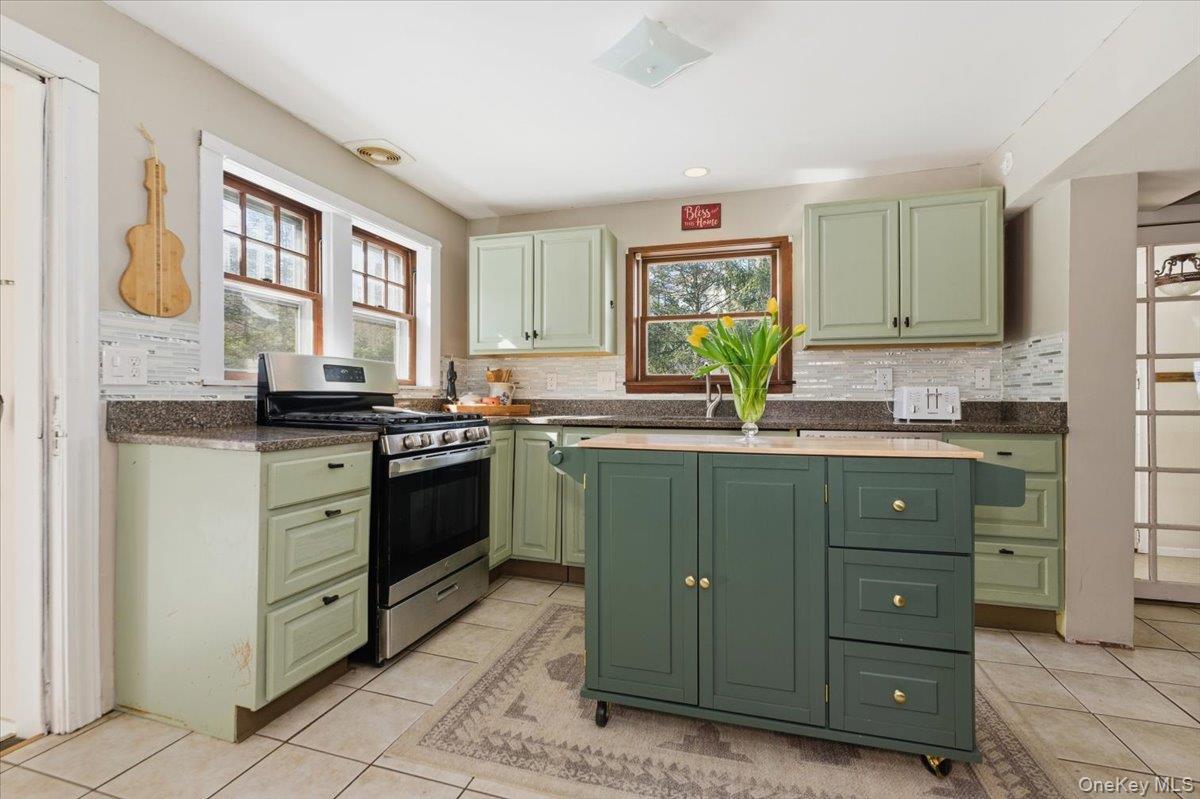 #11 photo, 41 Plumbrook Road, Katonah , NY 10536