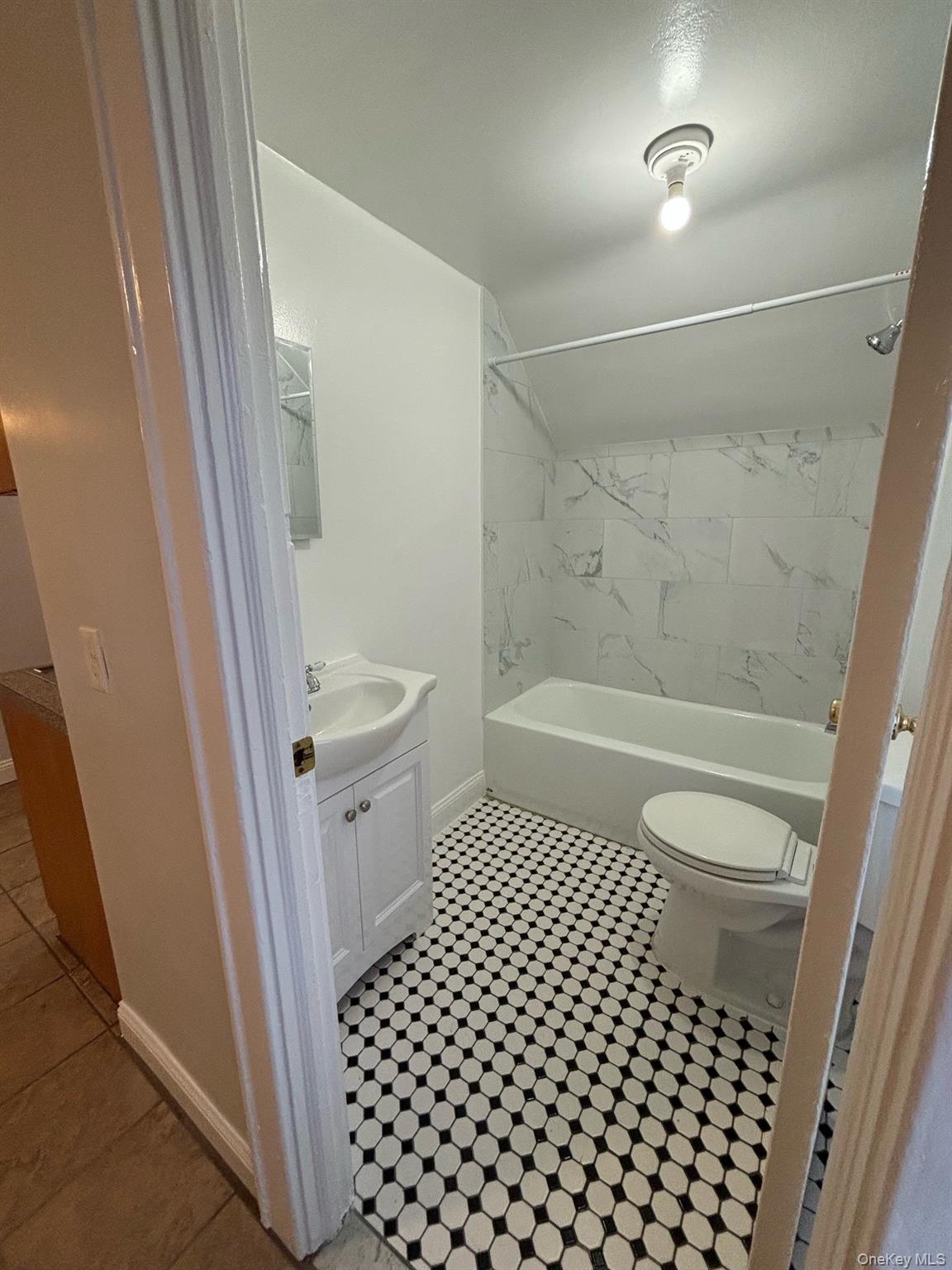 #11 photo, 259 Olivia Street, Port Chester , NY 10573