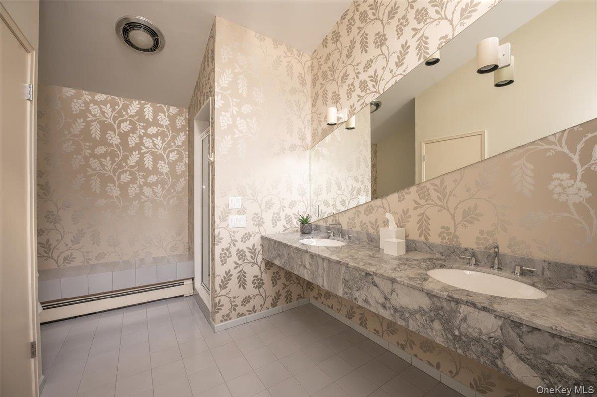 #16 photo, 20 Whitman Road, Great Neck , NY 11023