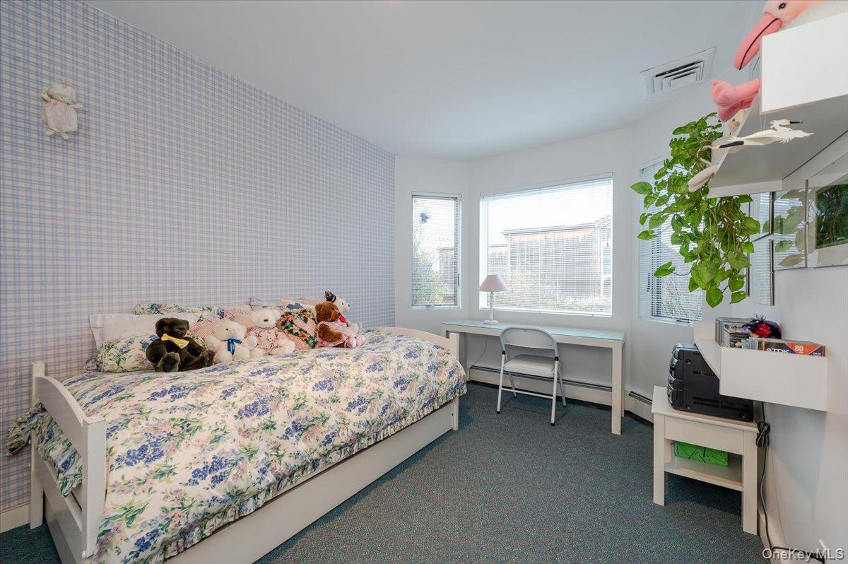 #17 photo, 20 Whitman Road, Great Neck , NY 11023