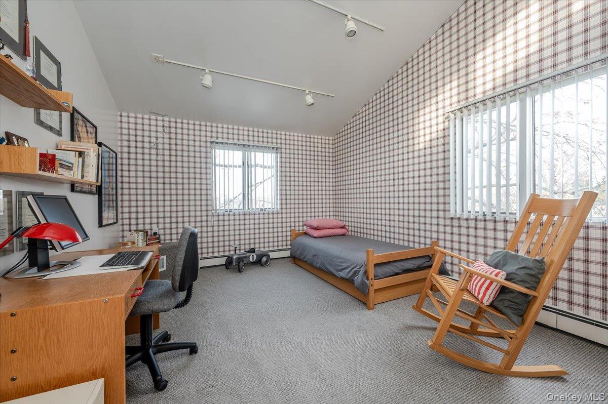 #18 photo, 20 Whitman Road, Great Neck , NY 11023