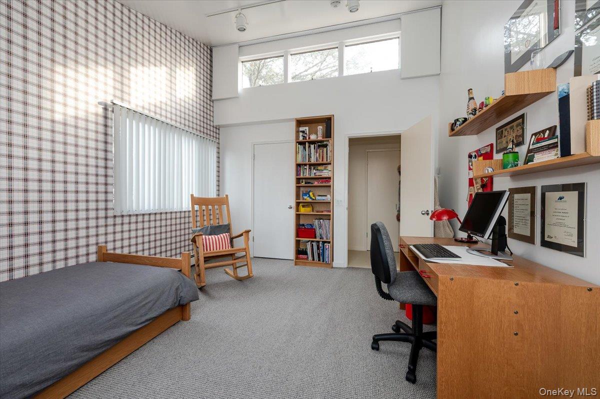 #19 photo, 20 Whitman Road, Great Neck , NY 11023