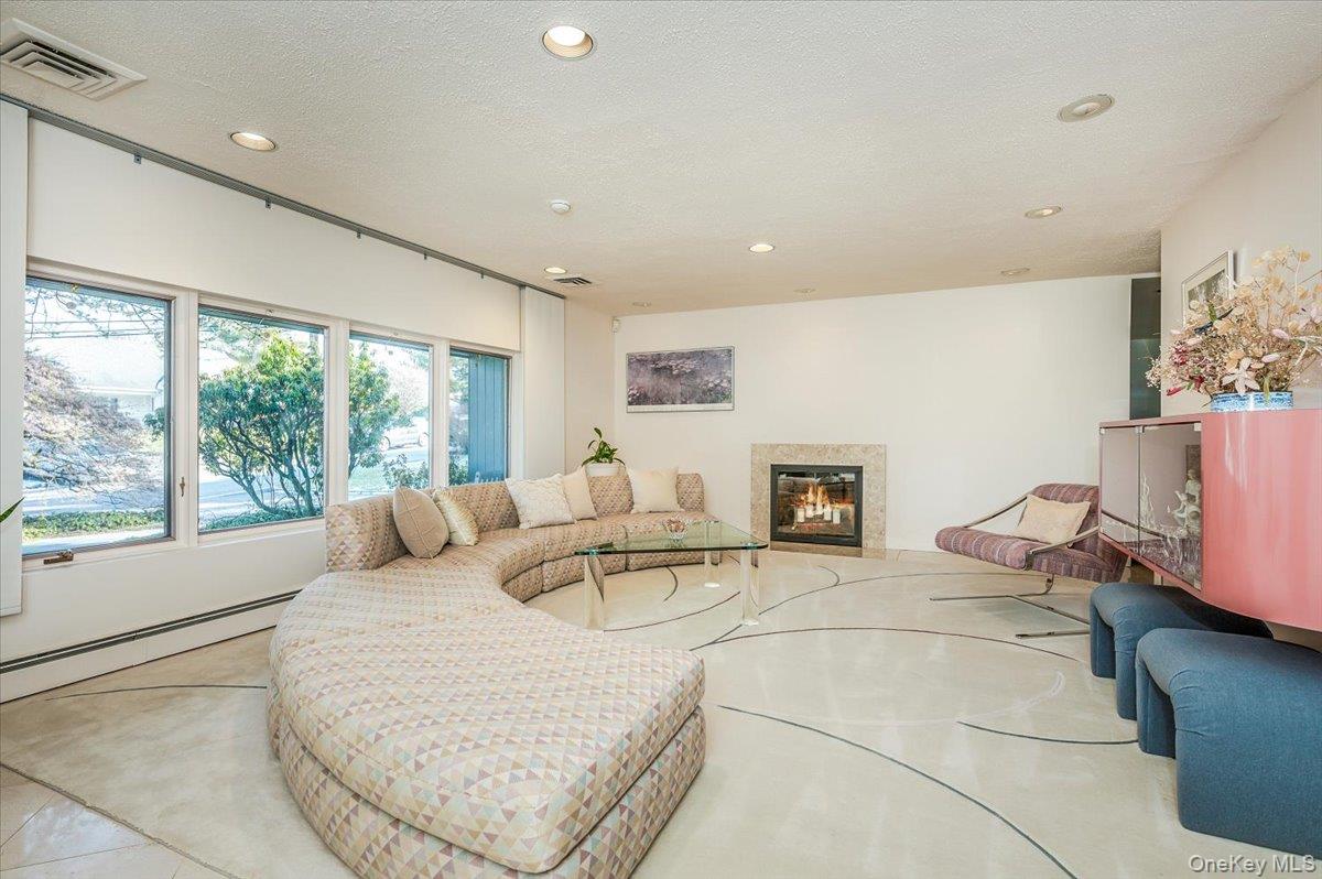 #7 photo, 20 Whitman Road, Great Neck , NY 11023