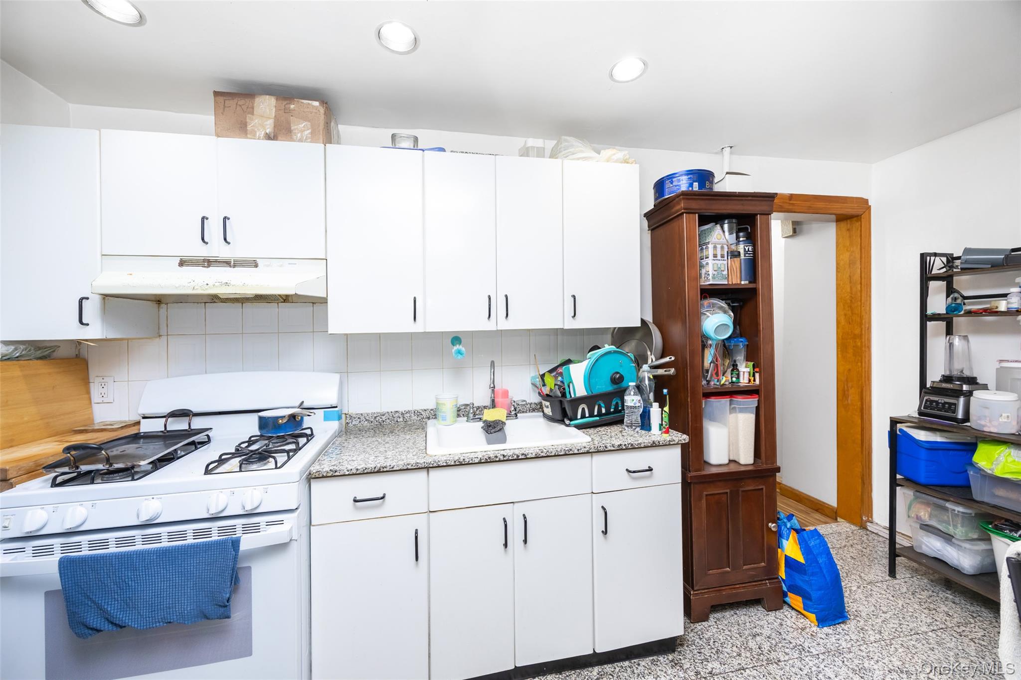 #13 photo, 6511 Perry Avenue, كوينز Maspeth , NY 11378