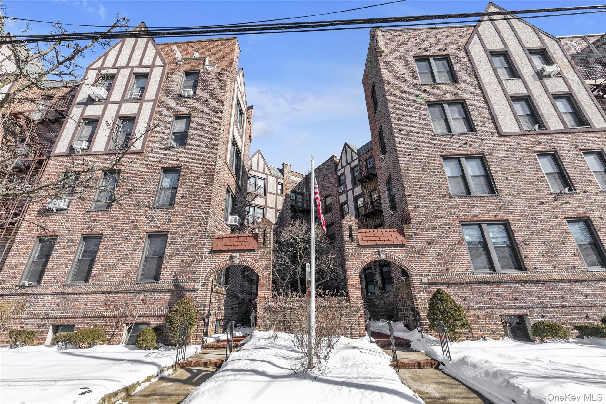 #10 photo, 12 Hempstead Avenue, Rockville Centre , NY 11570