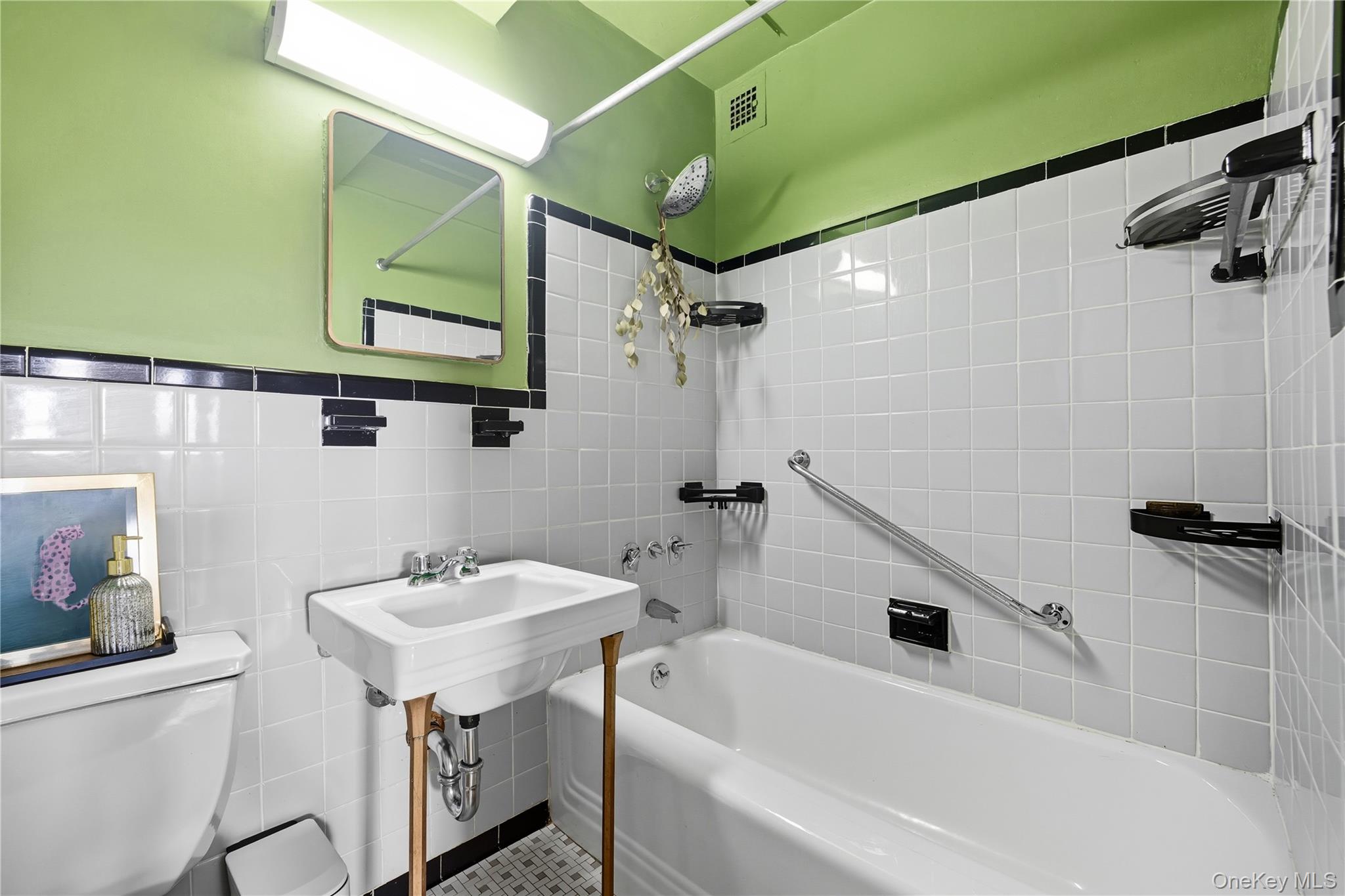 #10 photo, 33-65 14th Street, קווינס Astoria , NY 11106