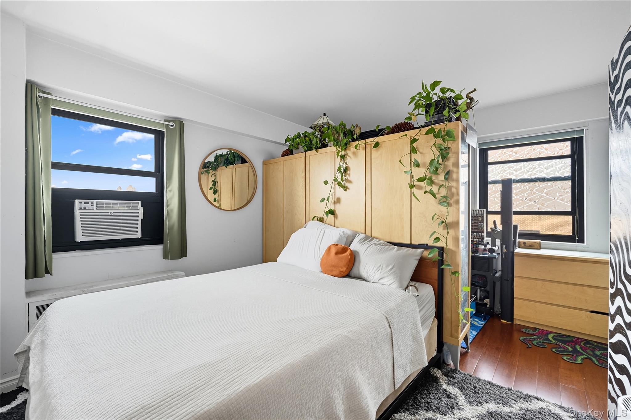 #12 photo, 33-65 14th Street, קווינס Astoria , NY 11106