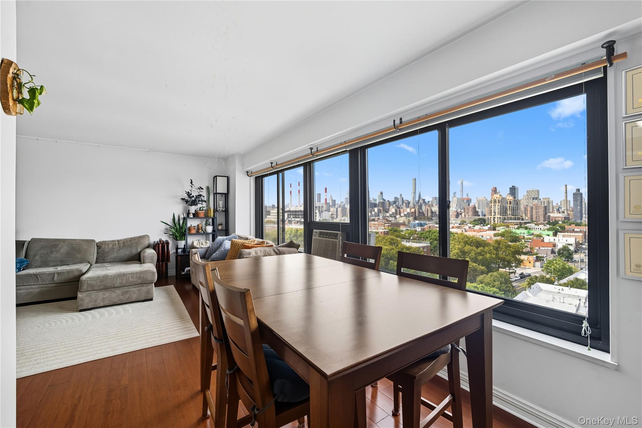 #2 photo, 33-65 14th Street, קווינס Astoria , NY 11106