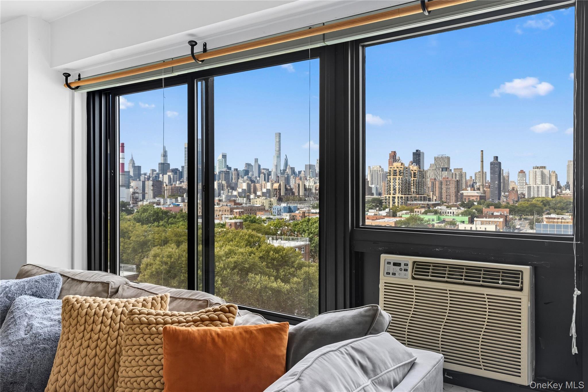 #6 photo, 33-65 14th Street, קווינס Astoria , NY 11106