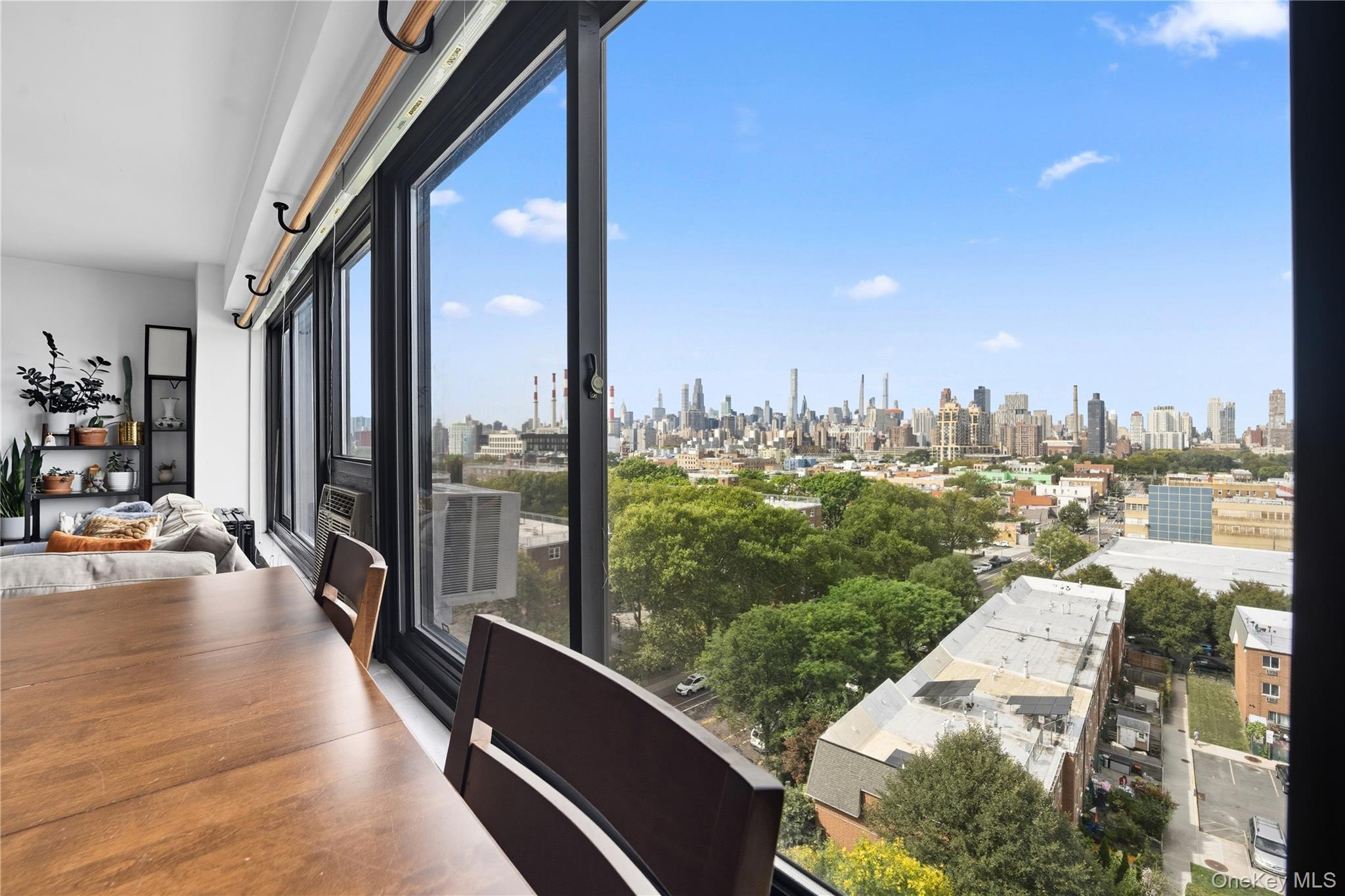 #7 photo, 33-65 14th Street, קווינס Astoria , NY 11106