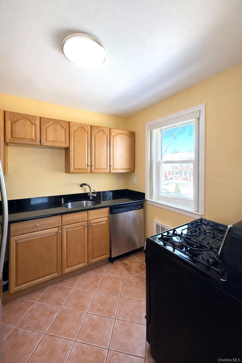 #6 photo, 6758 152 Street, Flushing , NY 11367