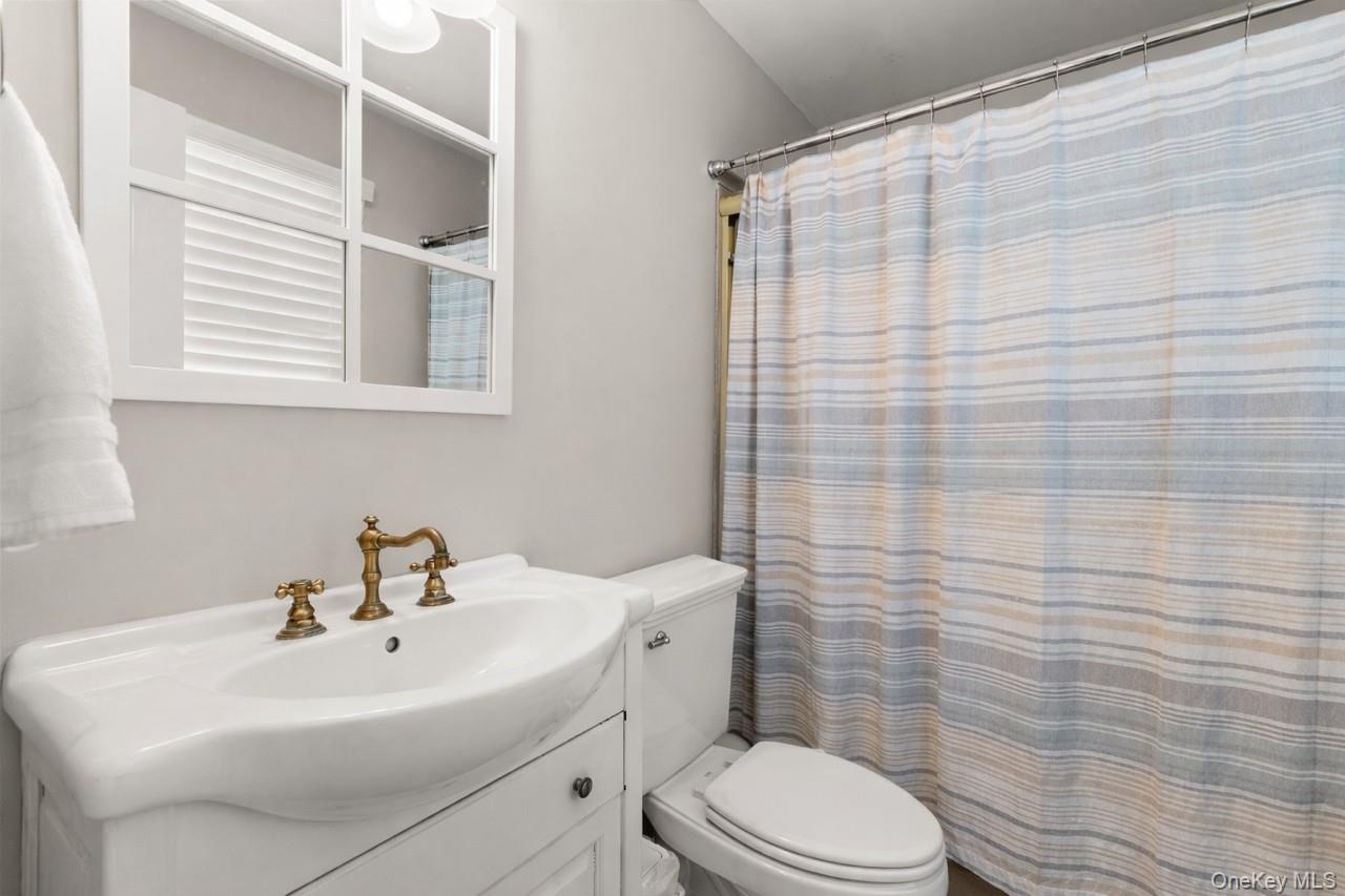 #14 photo, 52 Matinecock Avenue, East Islip , NY 11730