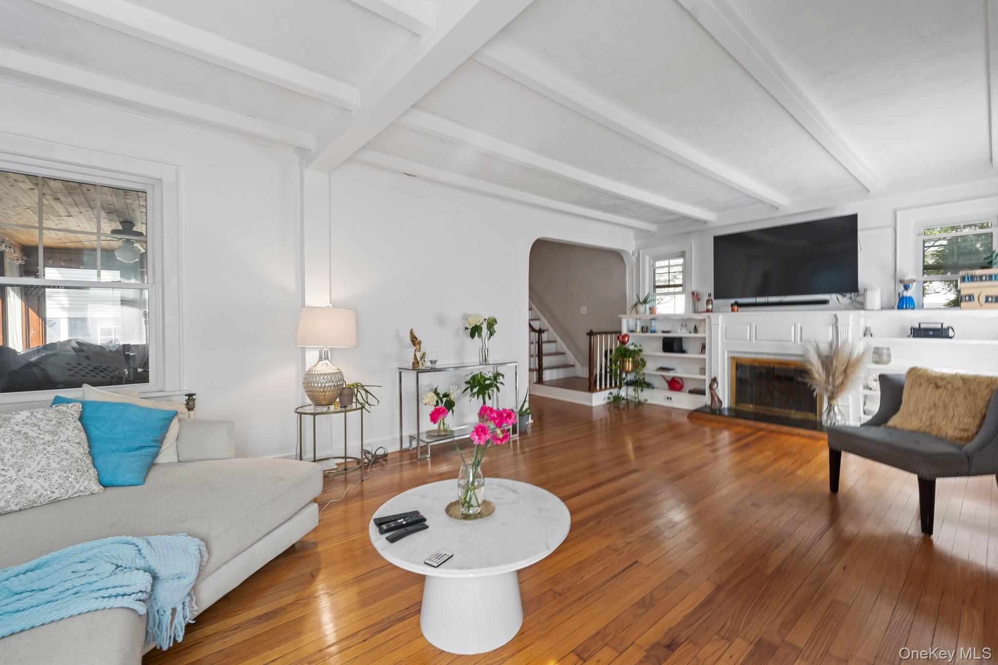 #14 photo, 2098 Felix Court, North Baldwin , NY 11510