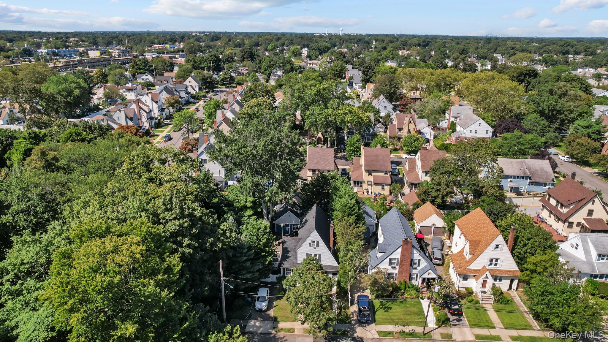 #6 photo, 2098 Felix Court, North Baldwin , NY 11510