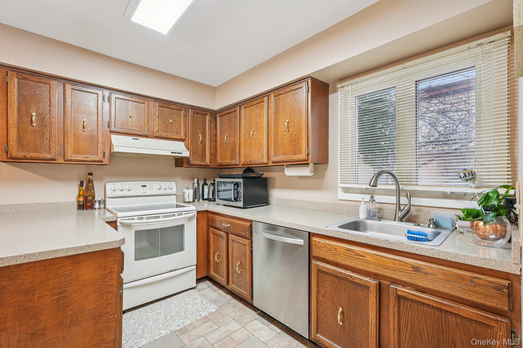 #11 photo, 12 Heritage Drive, New City , NY 10956