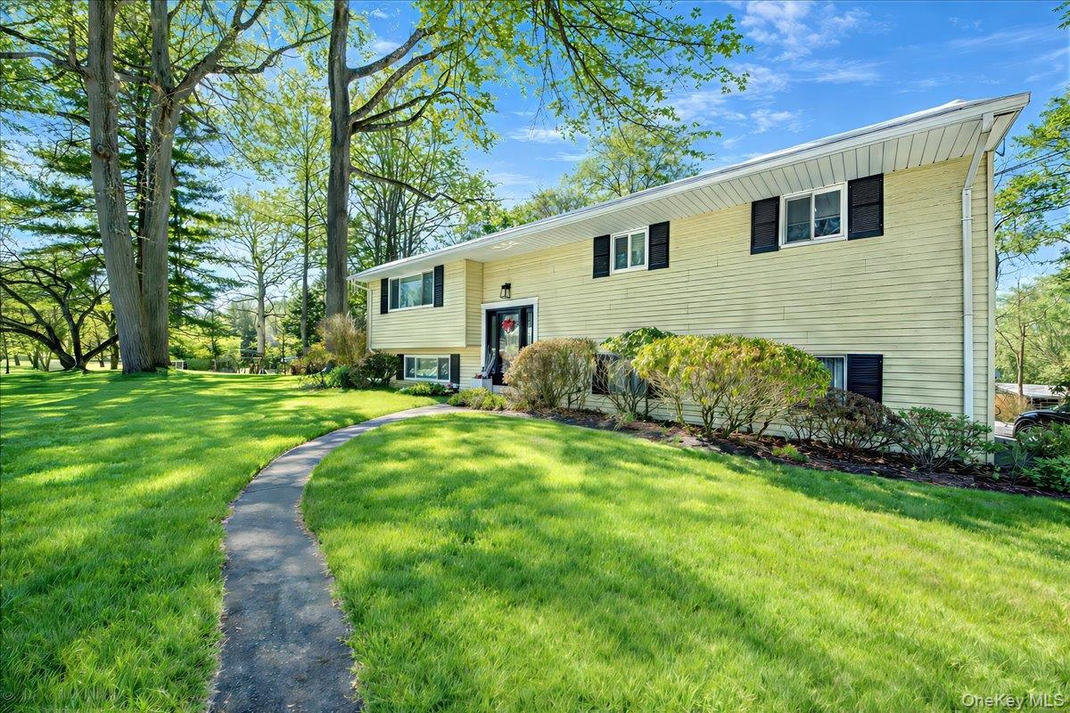 #3 photo, 569 Millburn Court, Valley Cottage , NY 10989