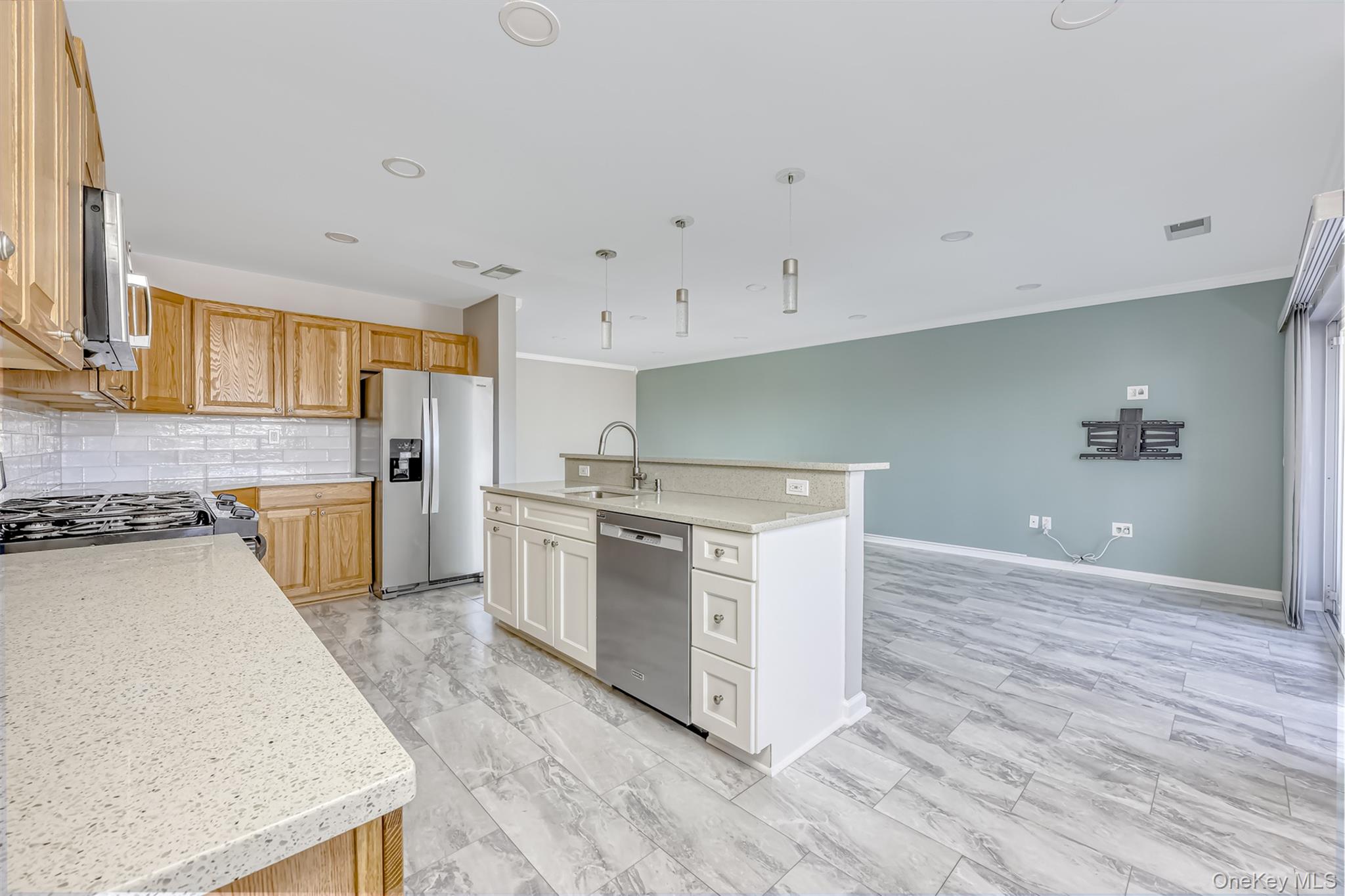 #8 photo, 25 Crystal Hill Drive, Pomona , NY 10970