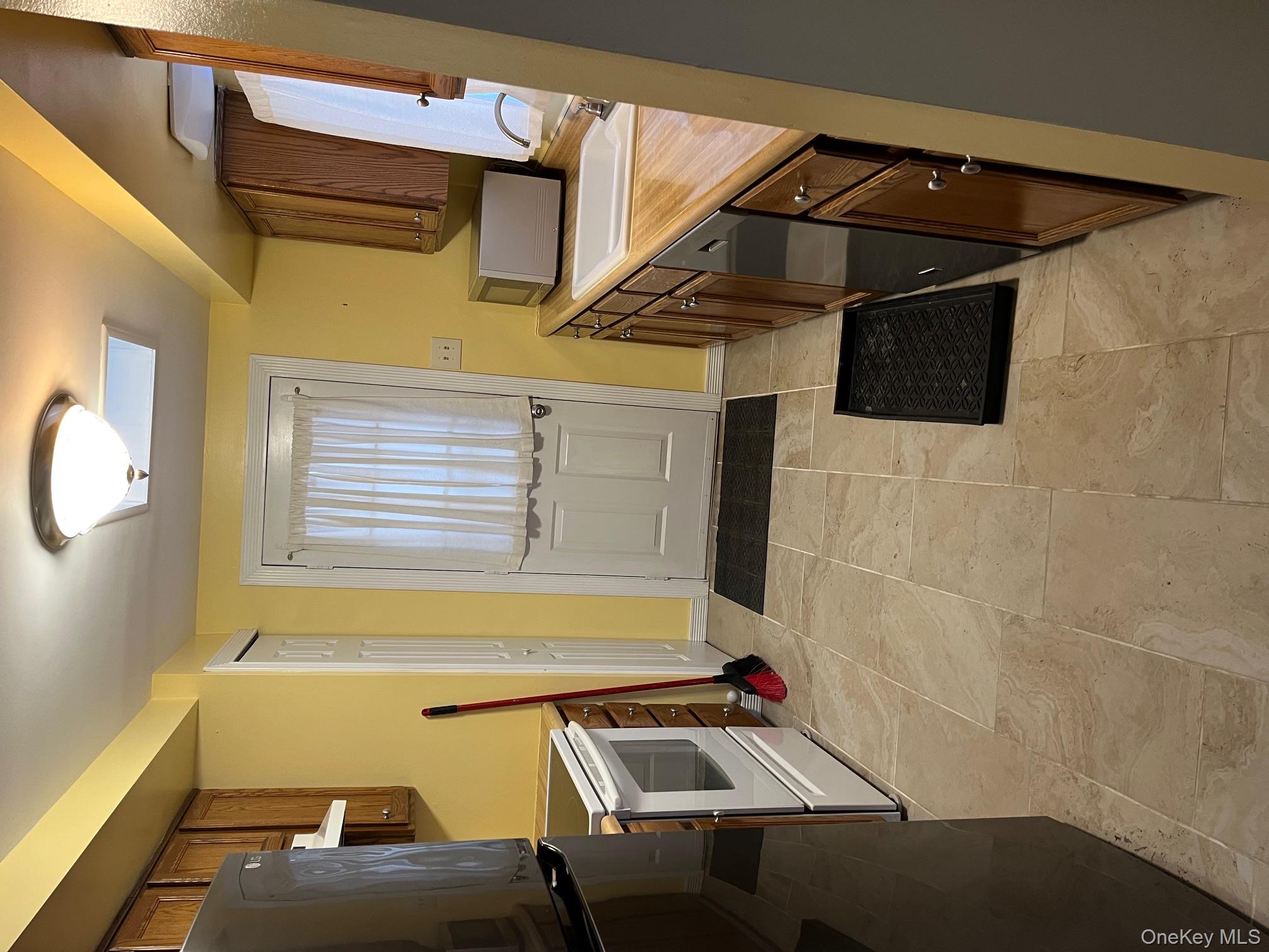 #4 photo, 1011 Mountain View Court, Kingston , NY 12401