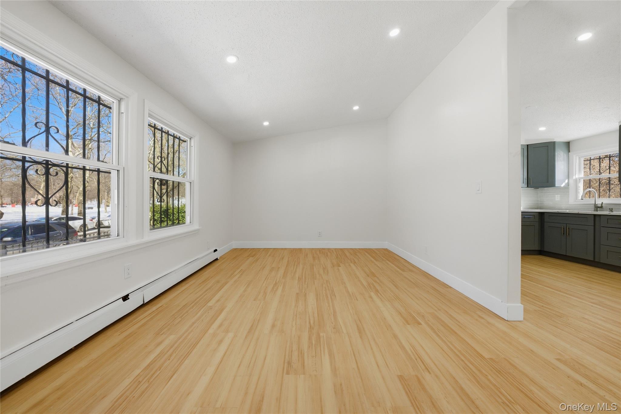 #17 photo, 1510 Crotona Park East, Bronx , NY 10460