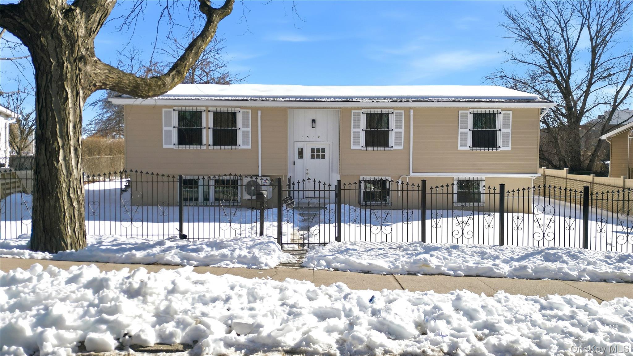 #2 photo, 1510 Crotona Park East, Bronx , NY 10460