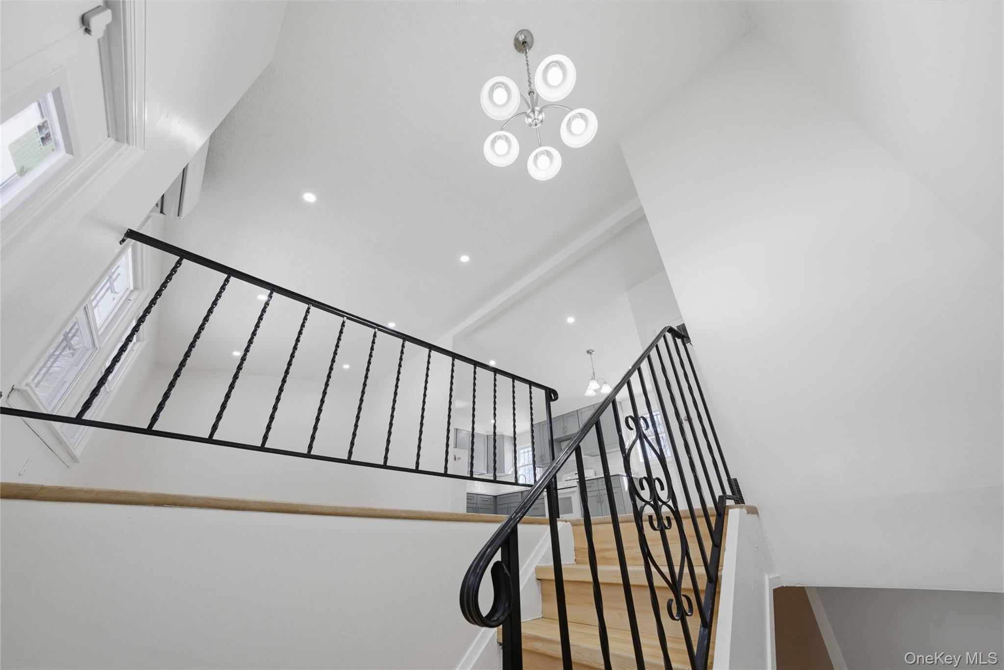 #20 photo, 1510 Crotona Park East, Bronx , NY 10460