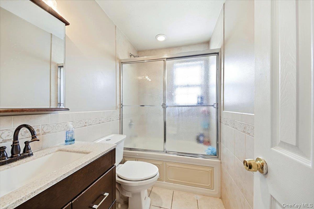 #13 photo, 126 Mermaid Lane, 브롱크스 Bronx , NY 10473