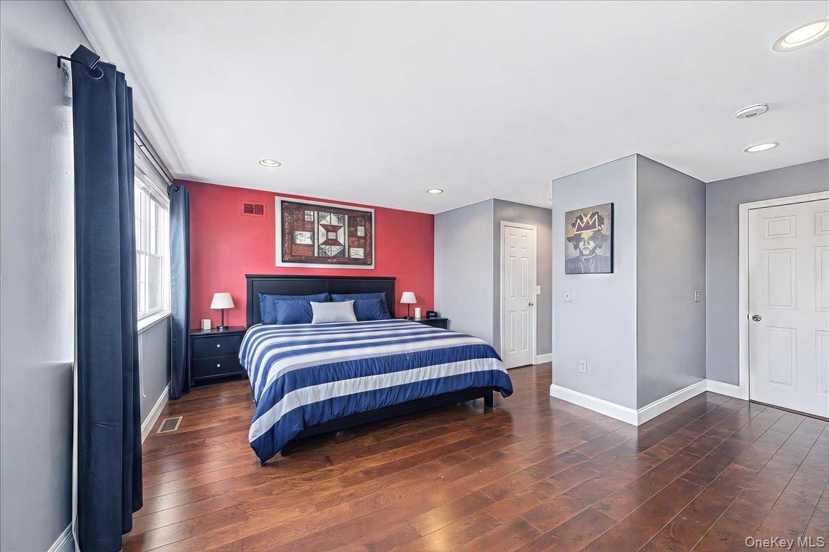 #8 photo, 126 Mermaid Lane, 브롱크스 Bronx , NY 10473