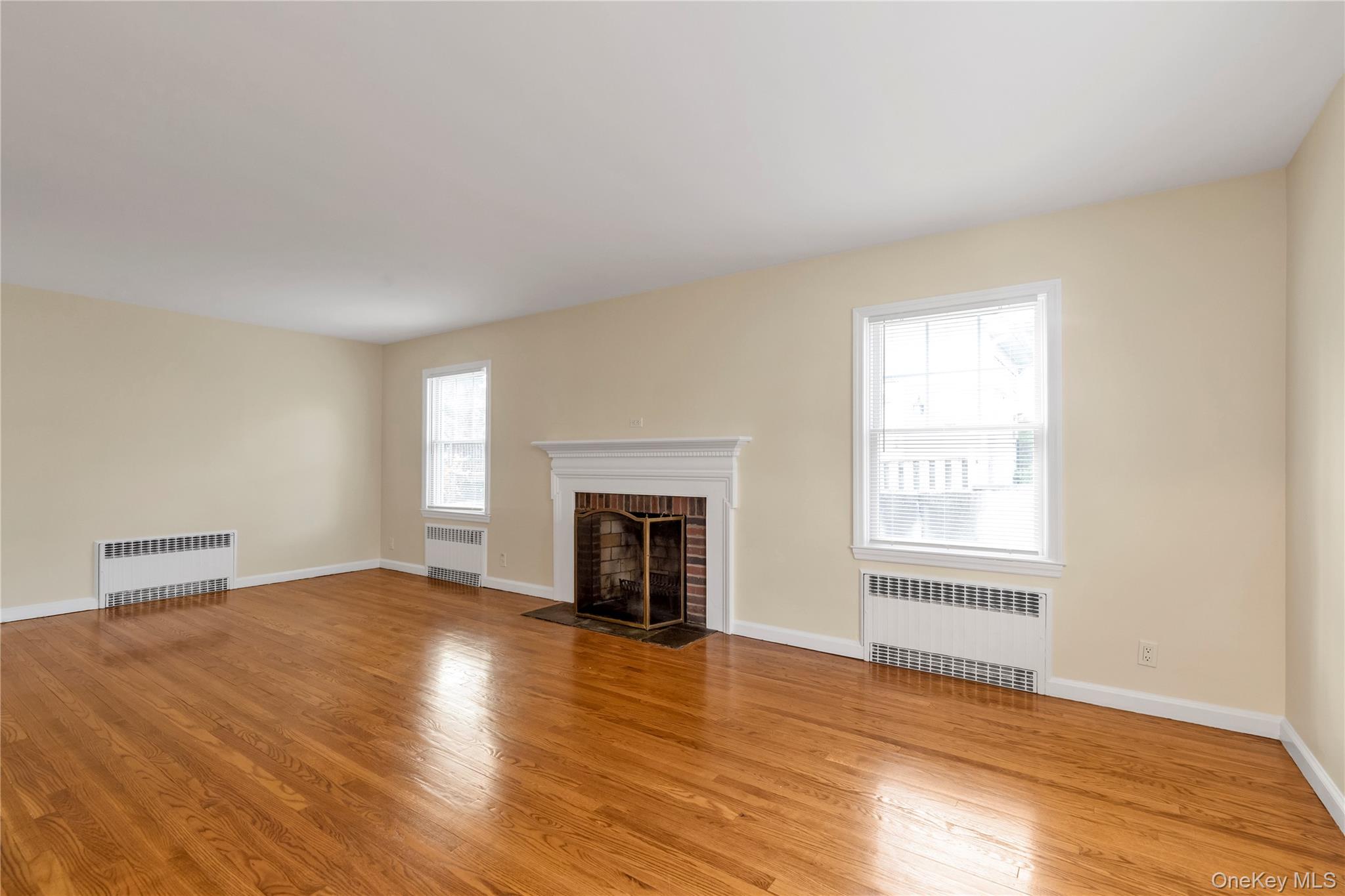 #5 photo, 19 Anstice Street, Oyster Bay , NY 11771